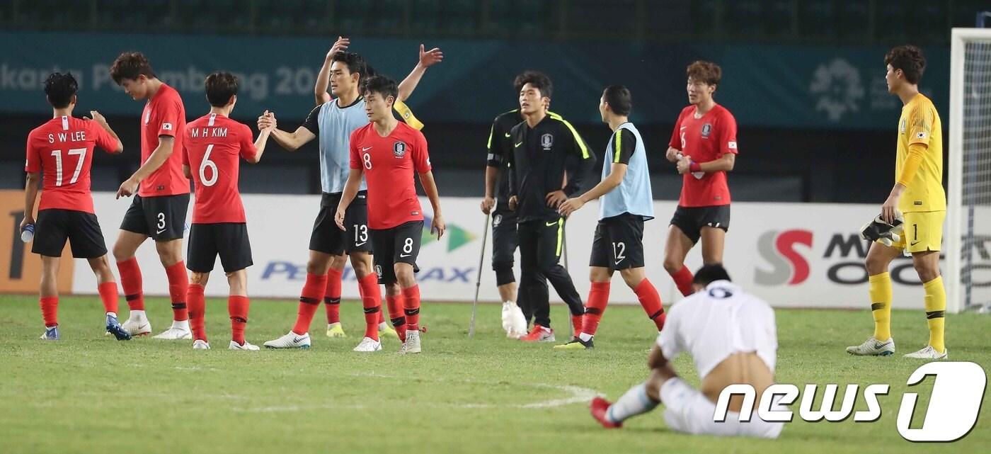 김학범 감독이 이끄는 한국 축구대표팀이 29일 오후 6시 베트남과 2018 자카르타-팔렘방 아시안게임 축구 준결승전을 치른다. /뉴스1 DB ⓒ News1 임세영 기자