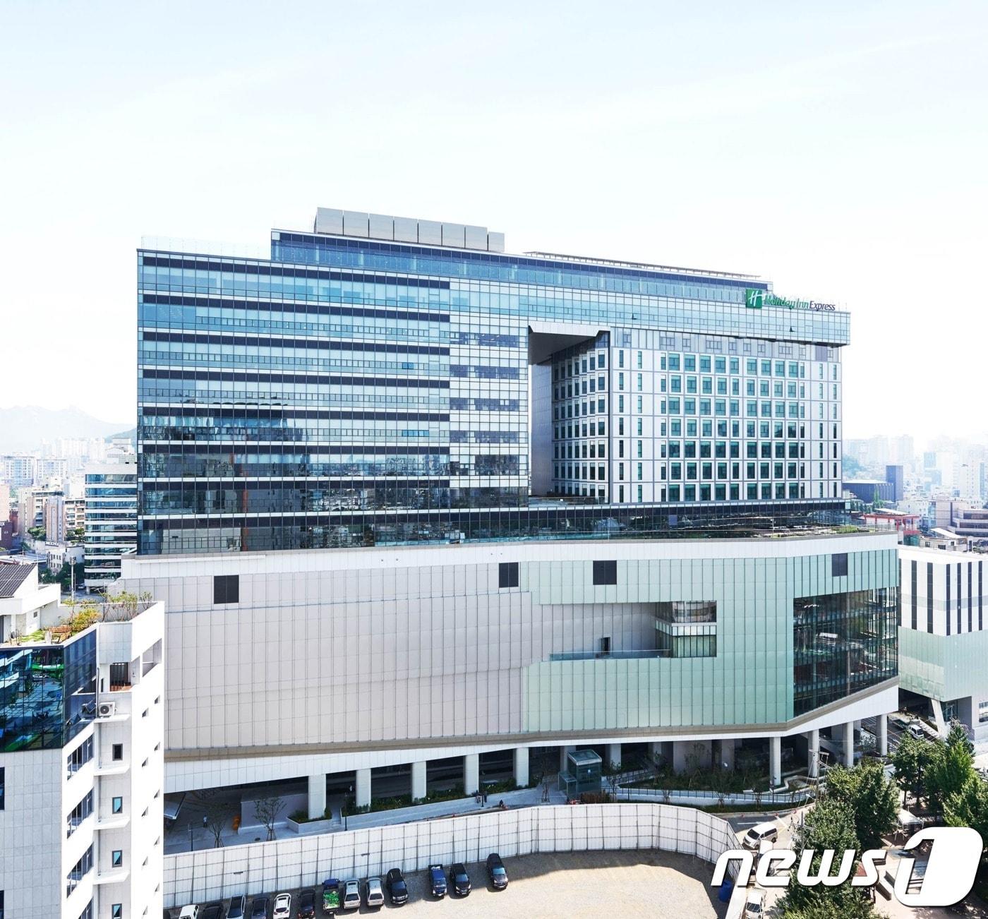 본문 이미지 - AK& 홍대 외관ⓒ News1