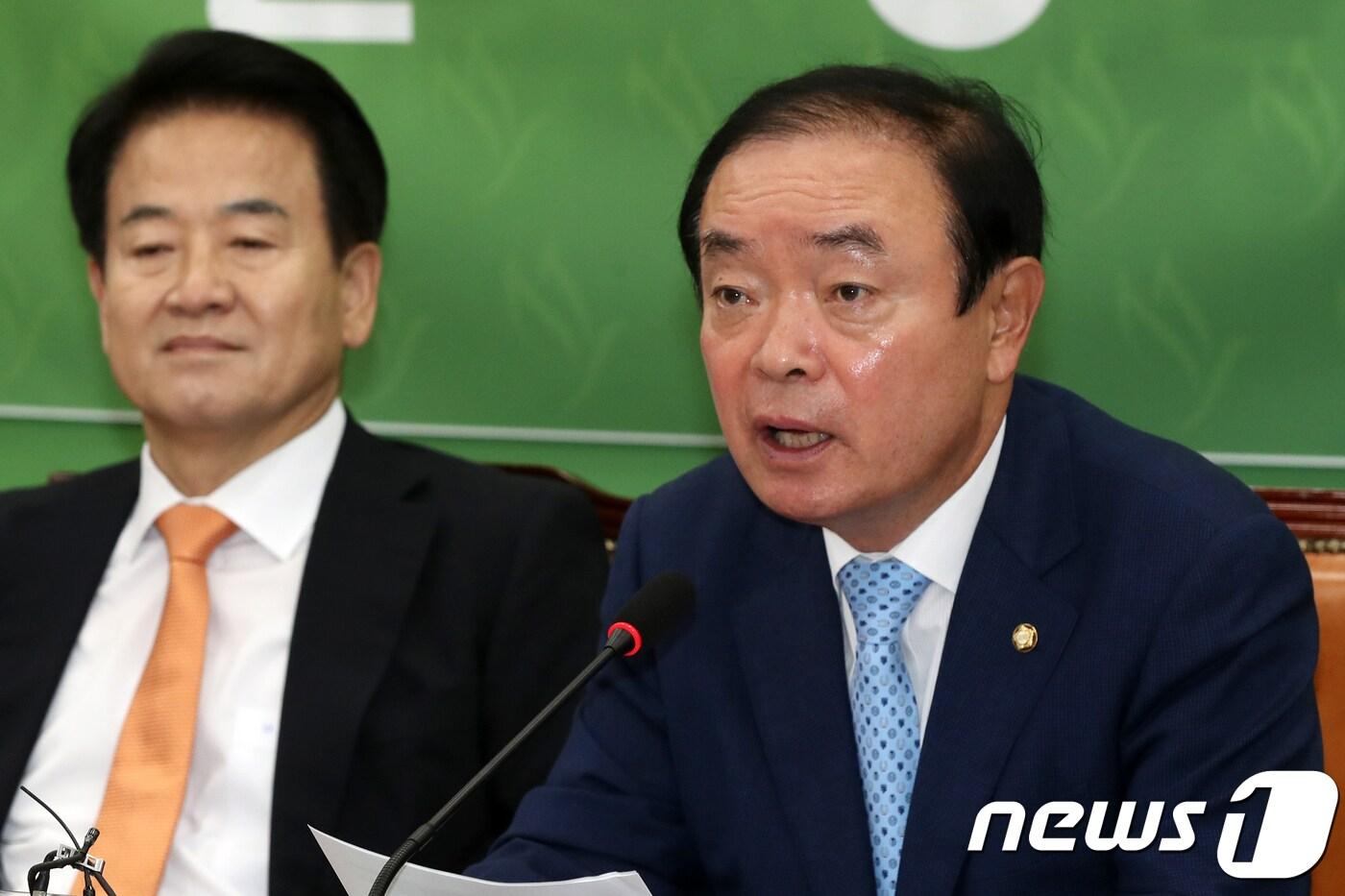 장병완 민주평화당 원내대표가 28일 오전 서울 여의도 국회에서 열린 의원총회에 참석해 모두발언을 하고 있다. 2018.8.28/뉴스1 ⓒ News1 민경석 기자