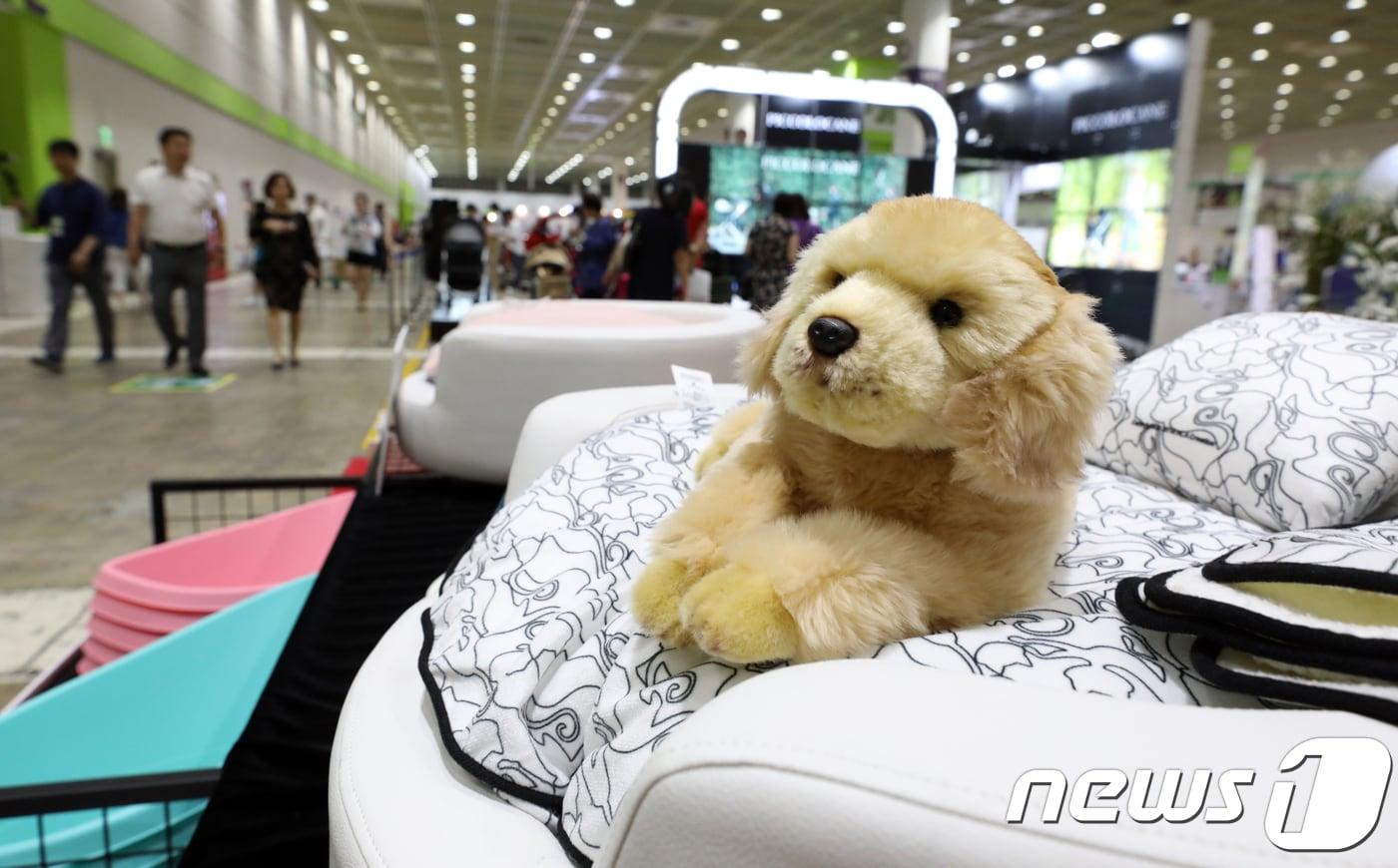 지난해 8월 3일 서울 강남구 코엑스에서 열린 '펫서울 카하 2018'. 다양한 반려동물 용품이 있었지만 강아지와 동반 입장은 제한됐다. 2018.8.3/뉴스1 ⓒ News1 황기선 기자