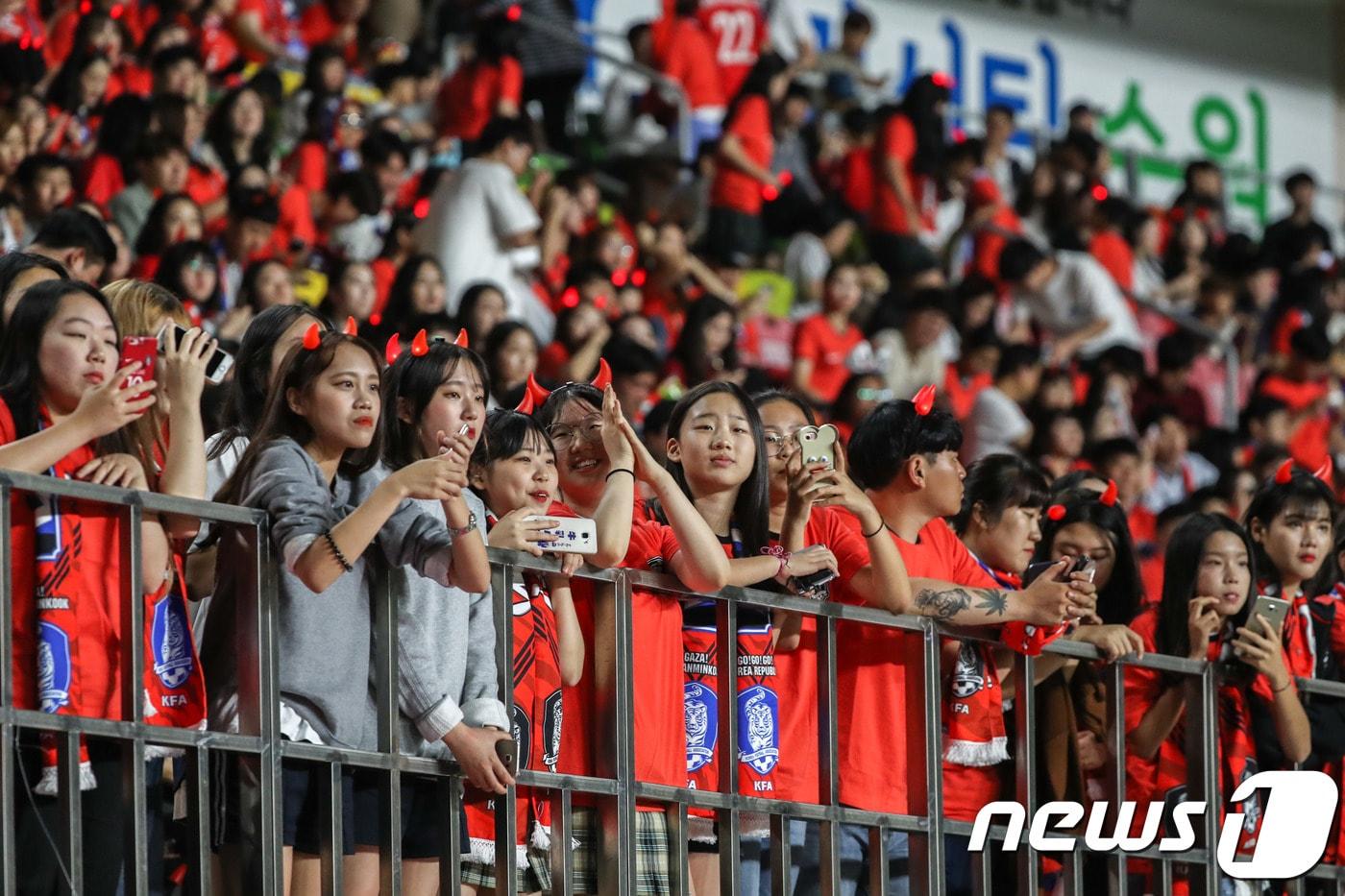 본문 이미지 - K리그 구단들이 축구 열기를 이어가기 위해 노력을 기울이고 있다. /뉴스1 DB ⓒ News1 성동훈 기자