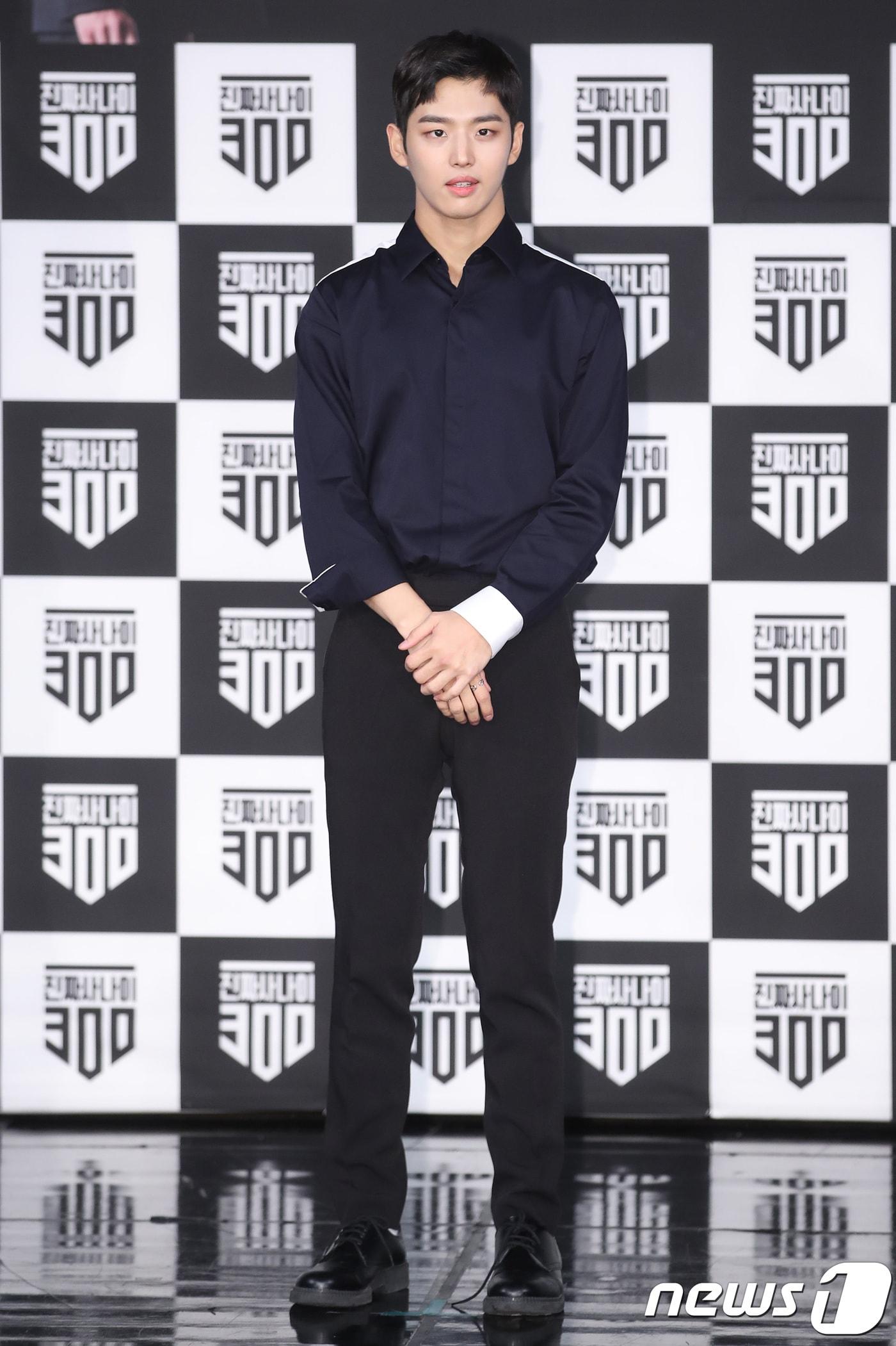 본문 이미지 - 펜타곤 양홍석이 18일 오후 서울 마포구 상암MBC 신사옥에서 열린 예능프로그램 '진짜사나이300' 제작발표회에 참석해 포즈를 취하고 있다. 2018.9.18/뉴스1 ⓒ News1 권현진 기자