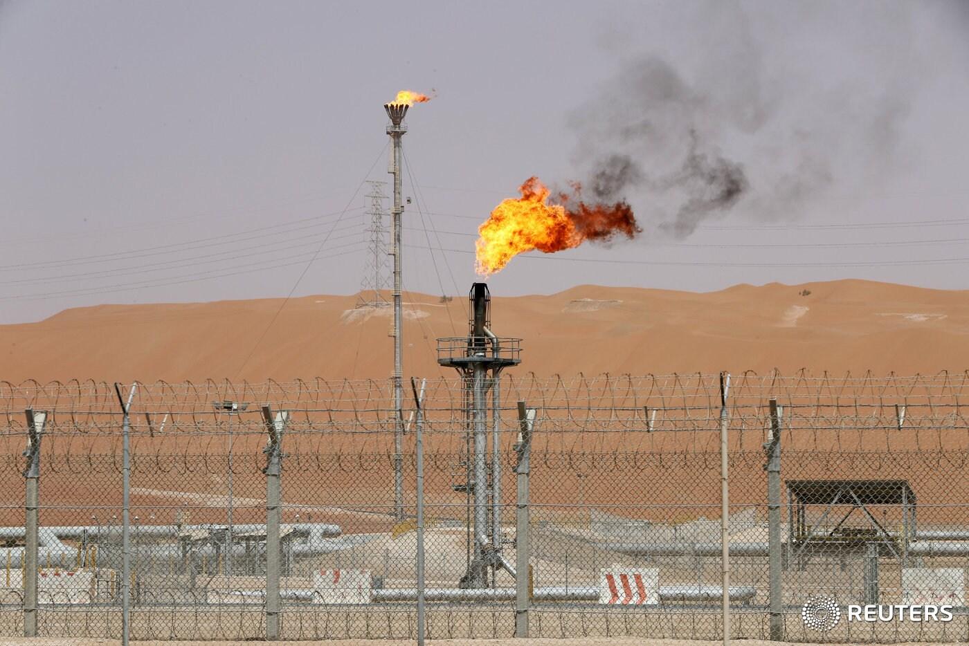 본문 이미지 - 사우디아라비아 셰이바 유전의 석유생산설비.ⓒ로이터=News1