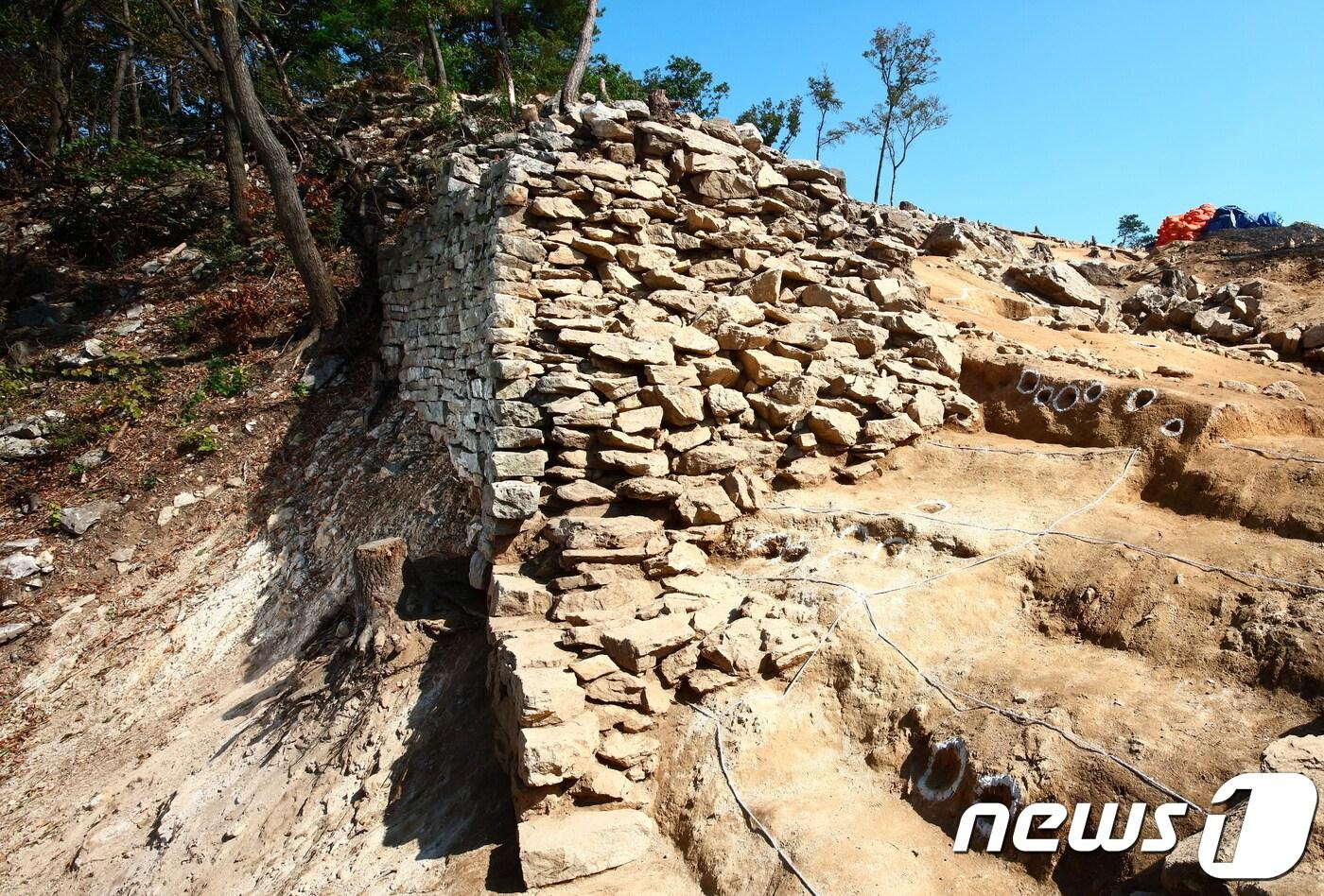본문 이미지 - 할미산성 절개부.(용인시 제공)ⓒ News1