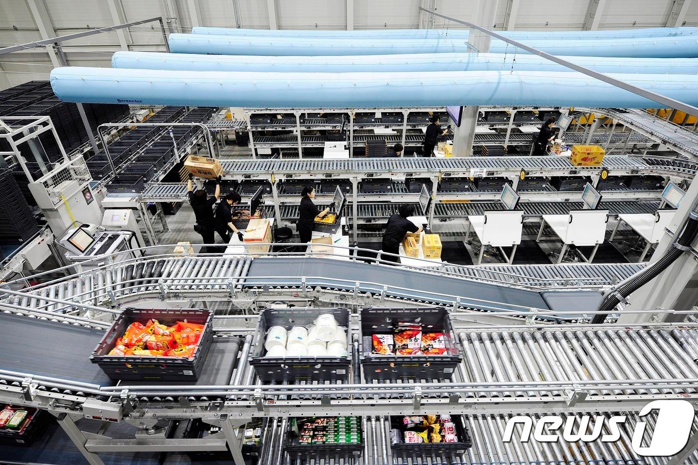 경기도 용인시 소재 이마트 보정 온라인 전용 물류센터ⓒ News1