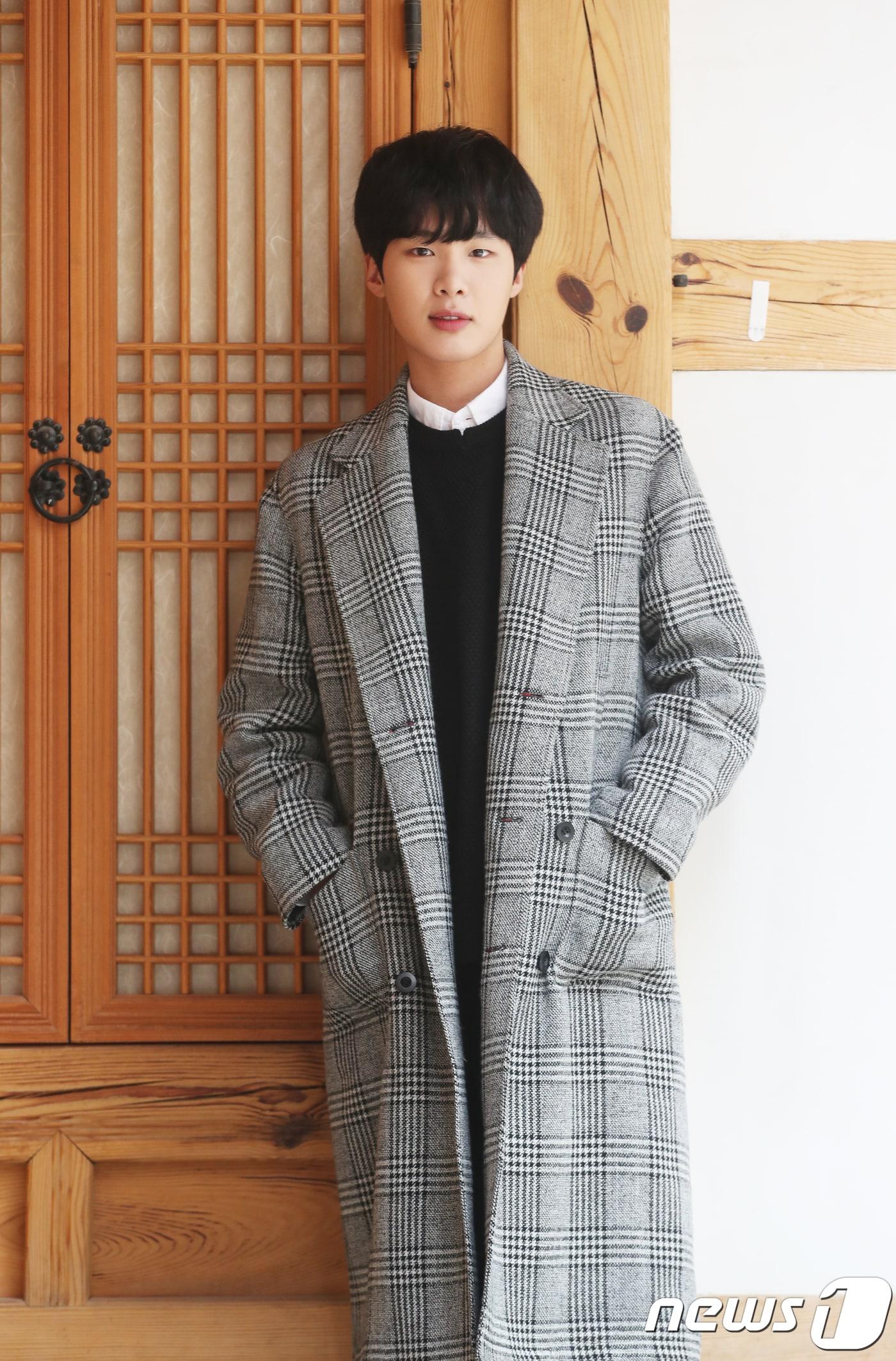 본문 이미지 - 드라마 스카이캐슬에 출연하는 배우 김동희가 뉴스1과 인터뷰를 하고 있다. /뉴스1 ⓒ News1 송원영 기자