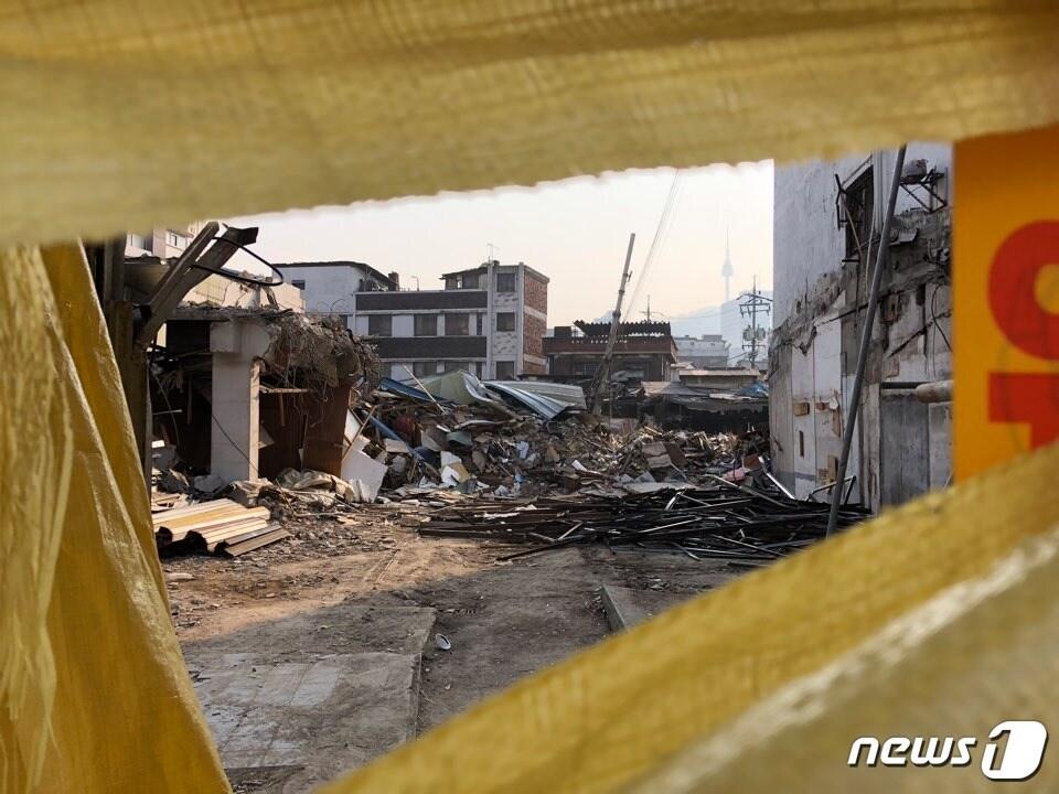 본문 이미지 - 12일 오후 서울 중구 입정동 세운3구역 상가들이 철거된 모습.2019.1.14/뉴스1ⓒ News1 유경선 기자