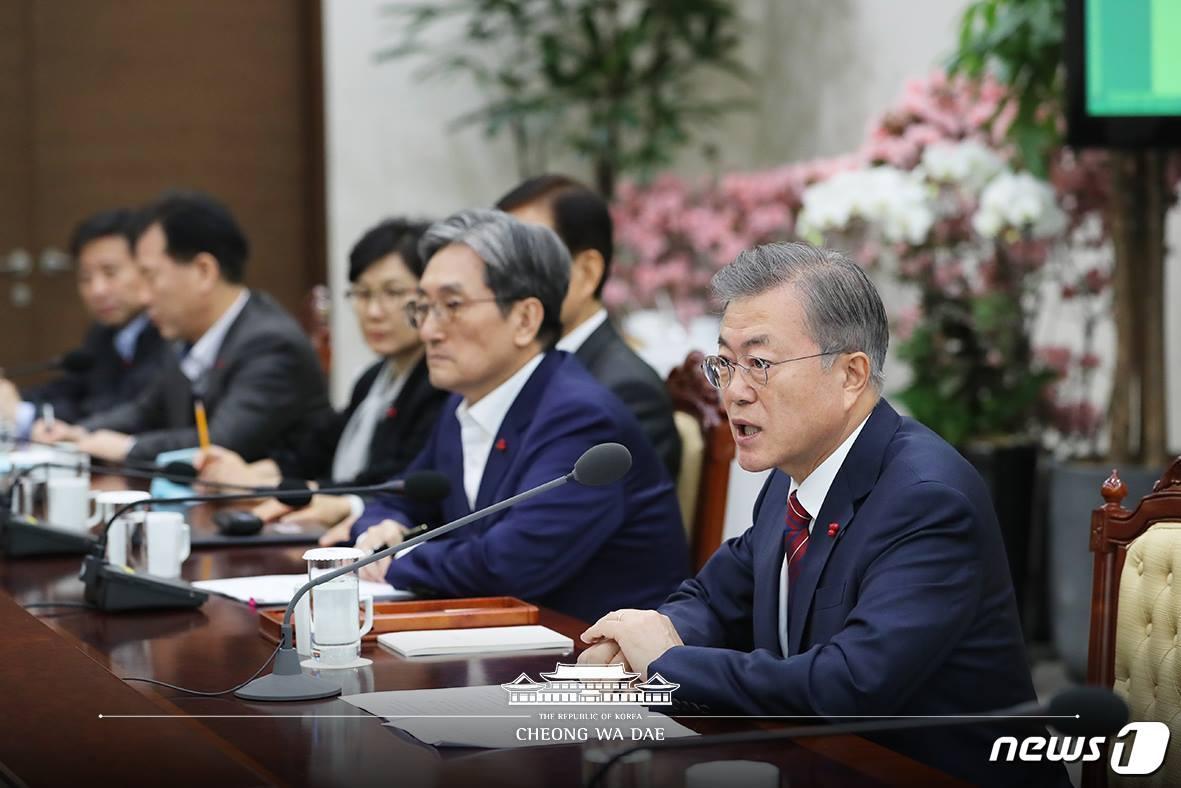 본문 이미지 - 문재인 대통령. (청와대 페이스북) 2019.1.14/뉴스1