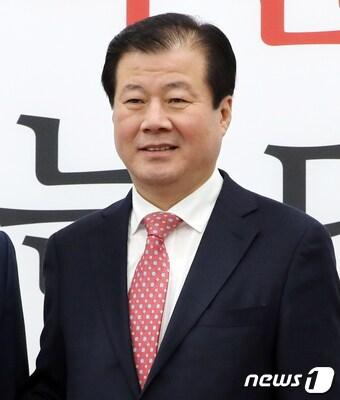 본문 이미지 - 강석진 전 국회의원 ⓒ News1 이종덕 기자