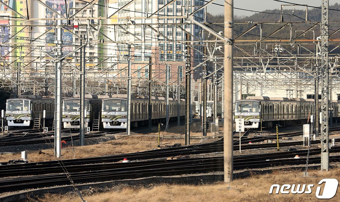 경기도 의정부시 장암역에서 7호선 열차가 대기하고 있다. /뉴스1 ⓒ News1 황기선 기자