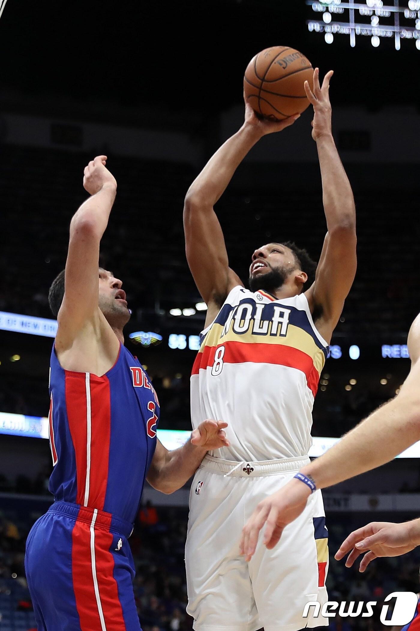 본문 이미지 - 뉴올리언스 펠리컨스 자릴 오카포(오른쪽). ⓒ AFP=뉴스1