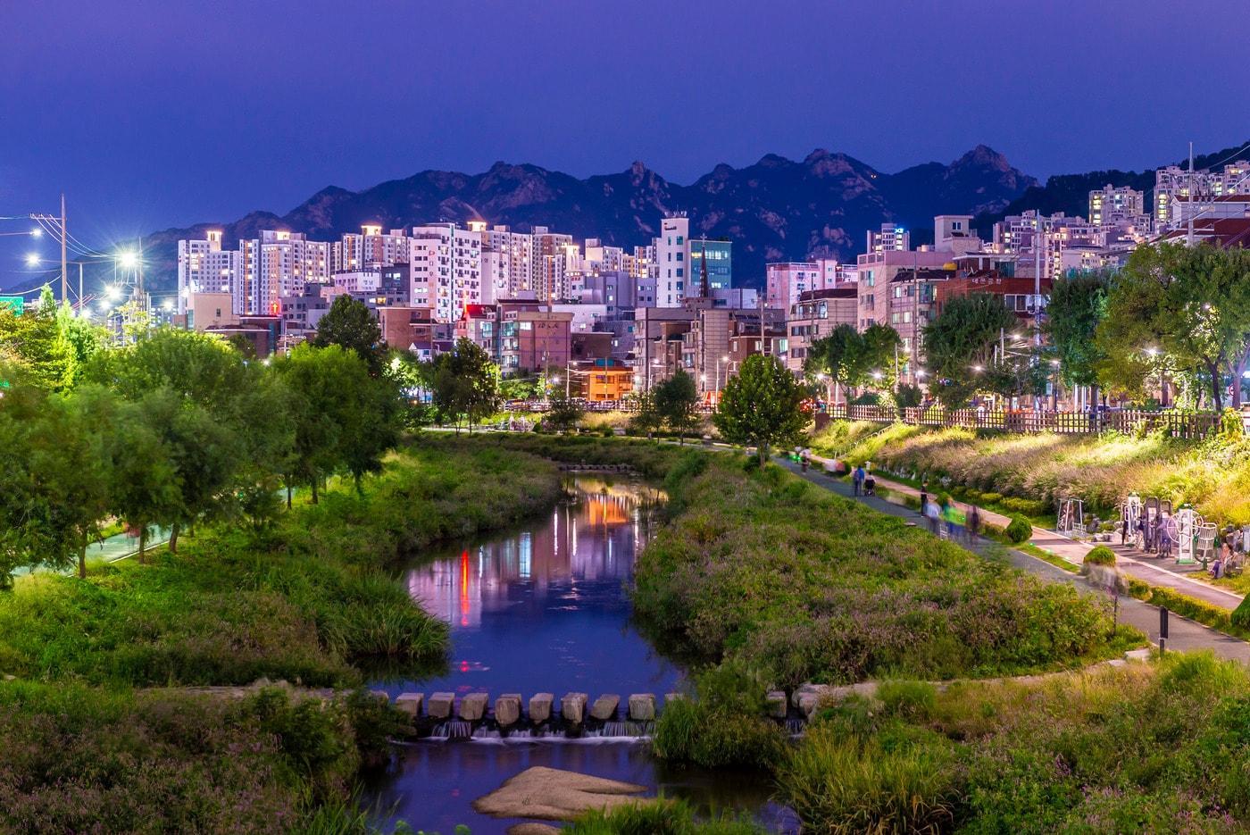 불광천 수변공원 야경. 이하 서울관광재단 제공
