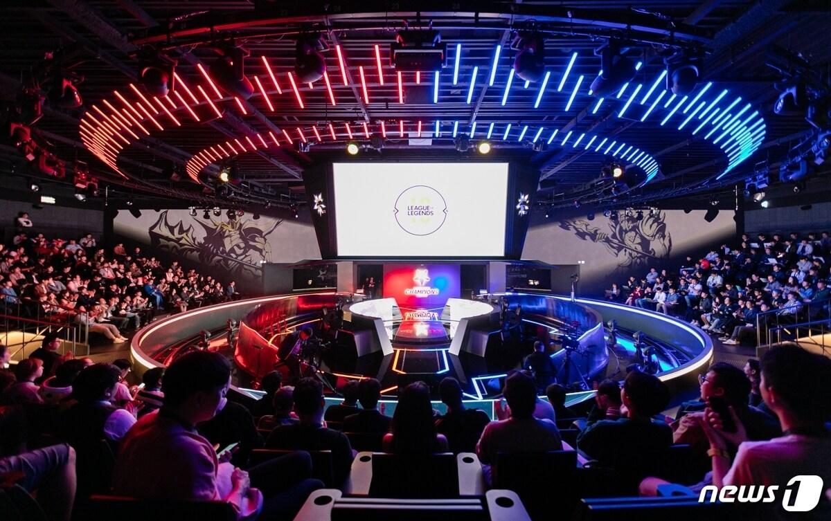 본문 이미지 - 리그오브레전드 프로리그인 LCK(League of Legends Champions Korea)가 열리는 'LoL파크'(라이엇게임즈 제공) ⓒ 뉴스1