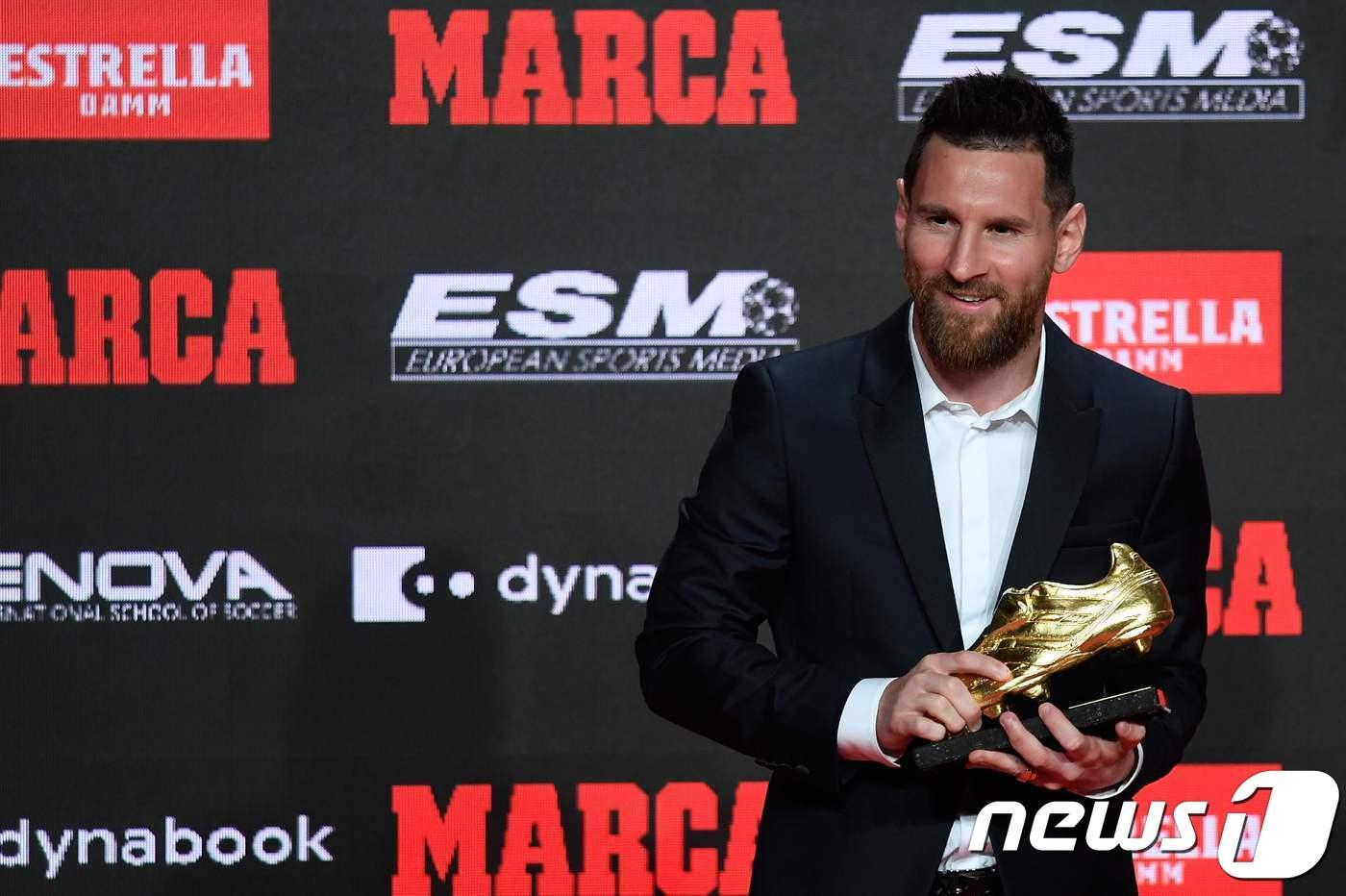 유로피언 골든슈를 수상한 리오넬 메시. ⓒ AFP=뉴스1