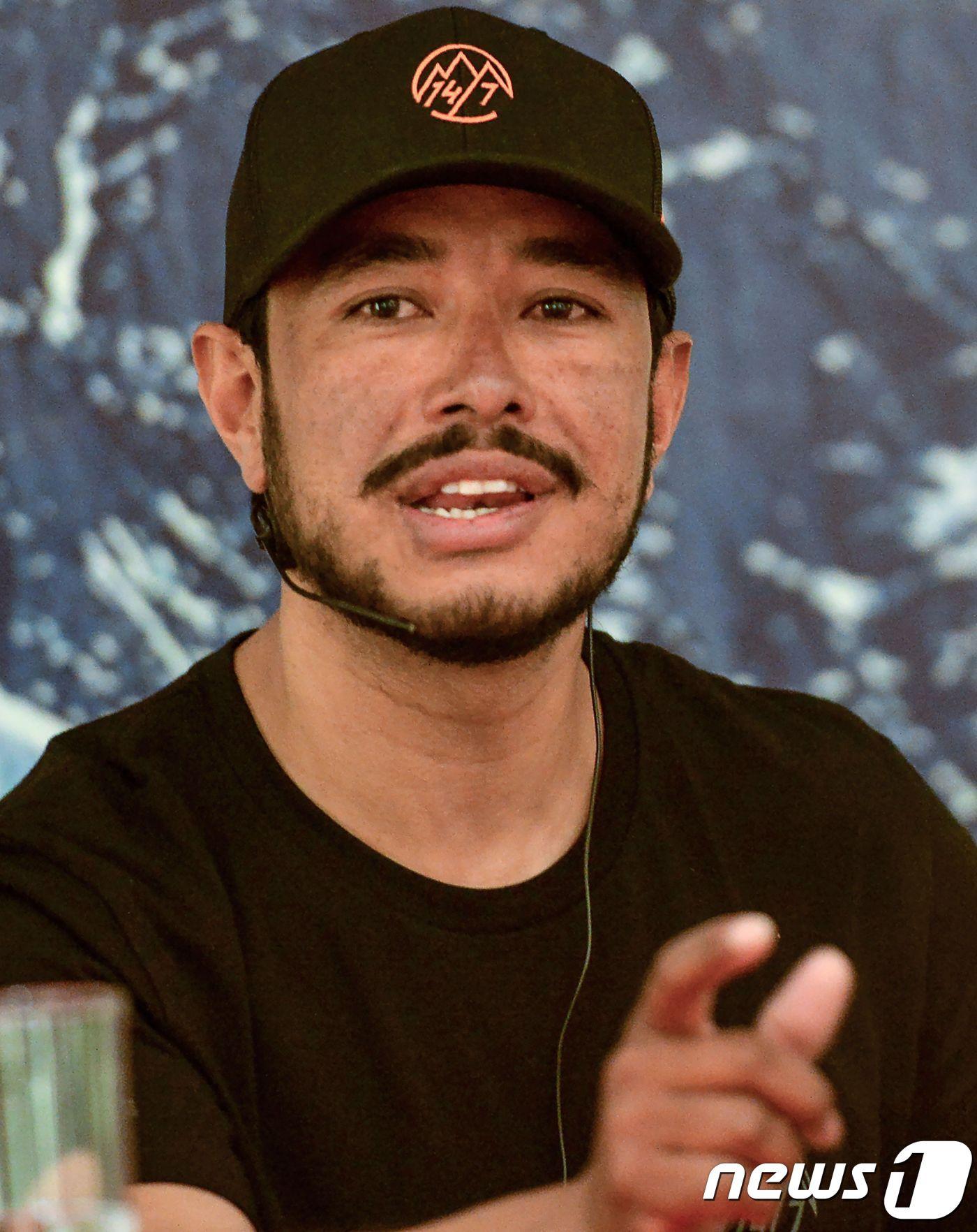 본문 이미지 - 세계 최고봉 14좌 최단시간 등정 기록을 세운 네팔 산악인 니르말 푸르자.  ⓒ AFP=뉴스1