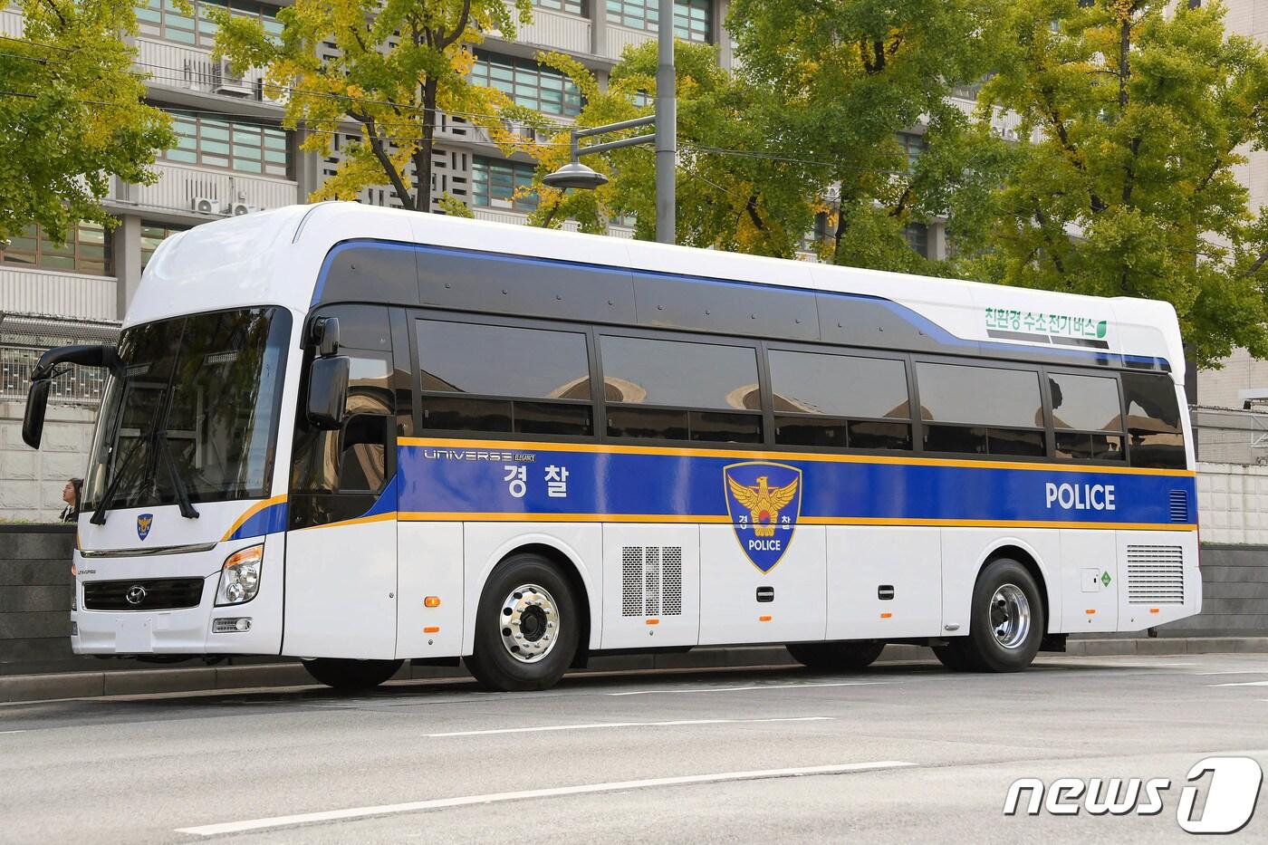 경찰청이 도입한 수소전기버스. &#40;현대차 제공&#41; 2019.10.31/뉴스1
