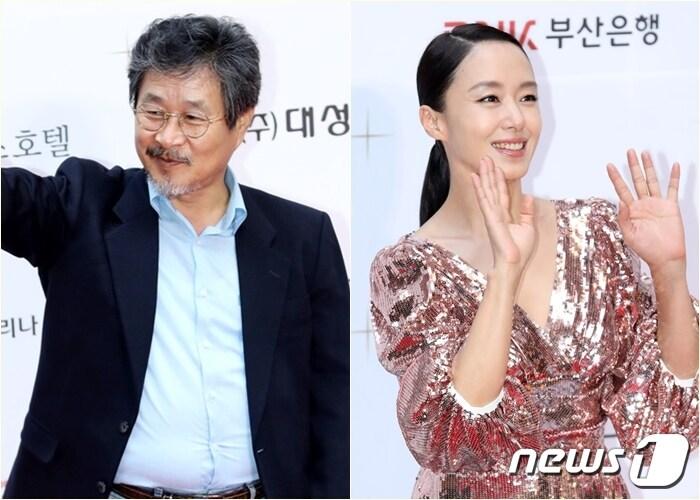 본문 이미지 - 배우 기주봉 전도연이 4일 오후 부산드림씨어터에서 열린 ‘2019 부일영화상’ 시상식에 참석해 포즈를 취하고 있다. 2019.10.4/뉴스1 2019.10.4/뉴스1 ⓒ News1 권현진 기자