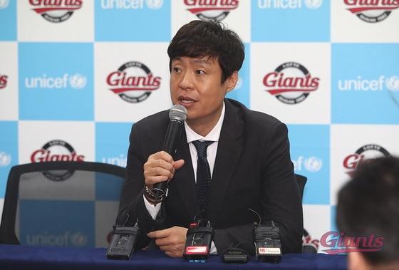본문 이미지 - 허문회 롯데 자이언츠 수석코치 겸 타격 어드바이저. (롯데자이언츠 제공. DB 및 재배포 금지)