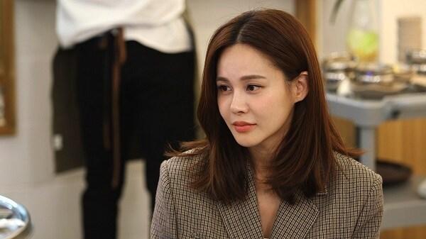 본문 이미지 - 가수 겸 뮤지컬배우 아이비 (사진제공=SBS플러스 '김수미의 밥은 먹고 다니냐?') ⓒ 뉴스1