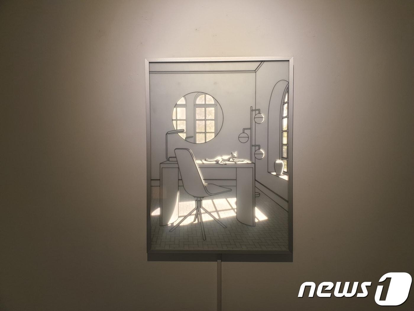 본문 이미지 - 황선태, 빛이 드는 공간, 강화유리에 샌딩, 유리전사, LED, 2018.ⓒ 뉴스1 이기림 기자