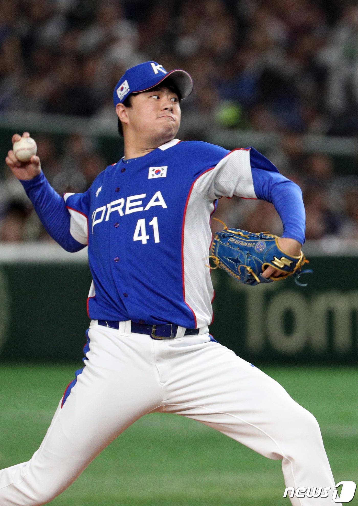 본문 이미지 - 2019 세계야구소프트볼연맹(WBSC) 프리미어12 대표팀에 선발됐던 이영하. /뉴스1 ⓒ News1 황기선 기자