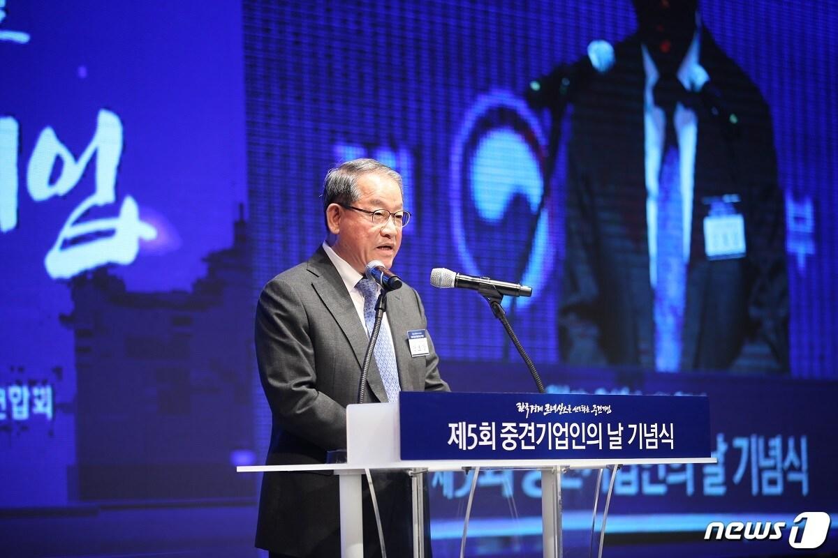 본문 이미지 - 지난해 11월19일 서울 중구 롯데호텔에서 열린 '제5회 중견기업인의 날' 기념식 장면. (중견련 제공) /2019.11.19 ⓒ 뉴스1