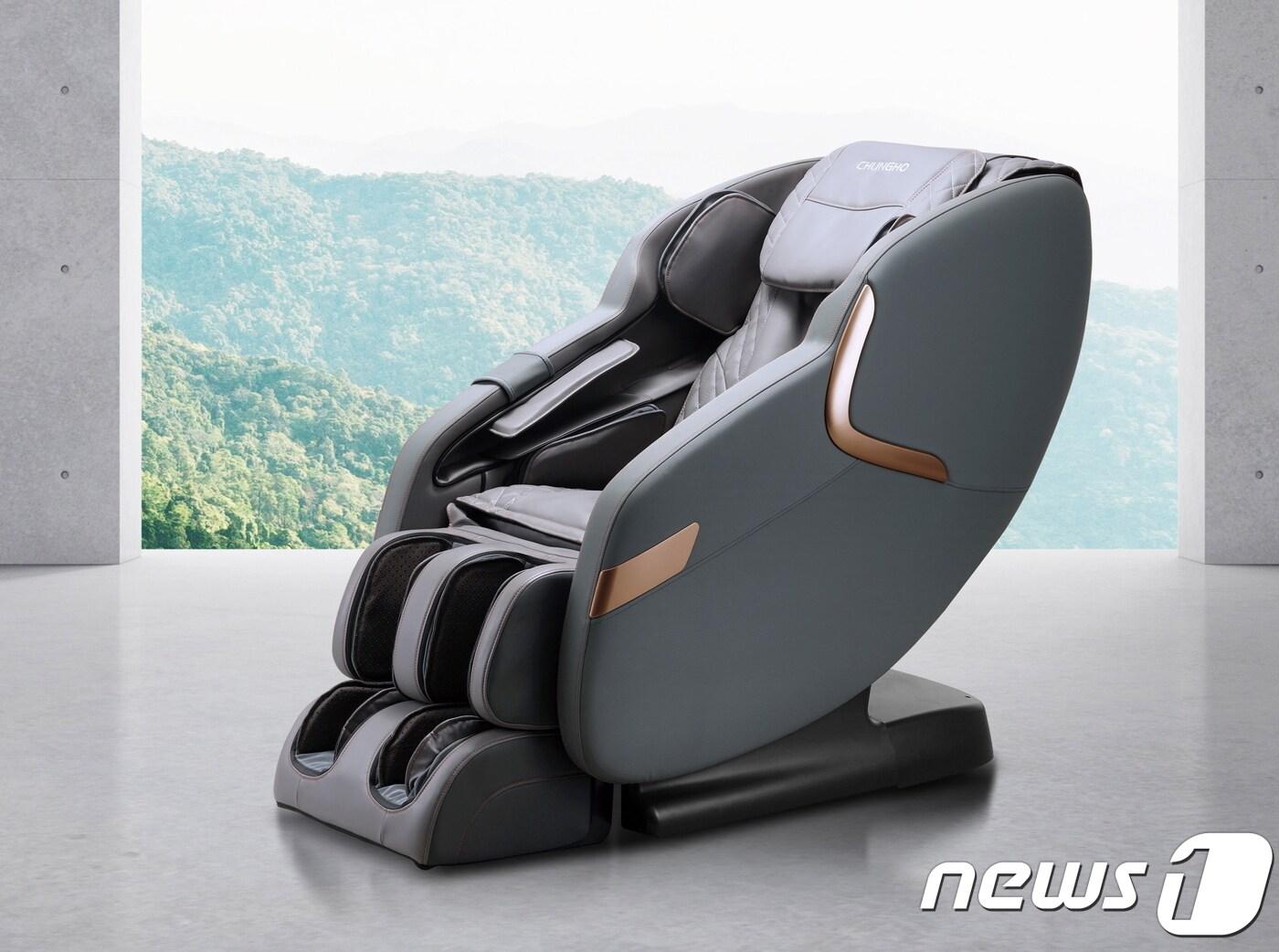 본문 이미지 - ‘청호 안마의자 MC-500W’ⓒ 뉴스1