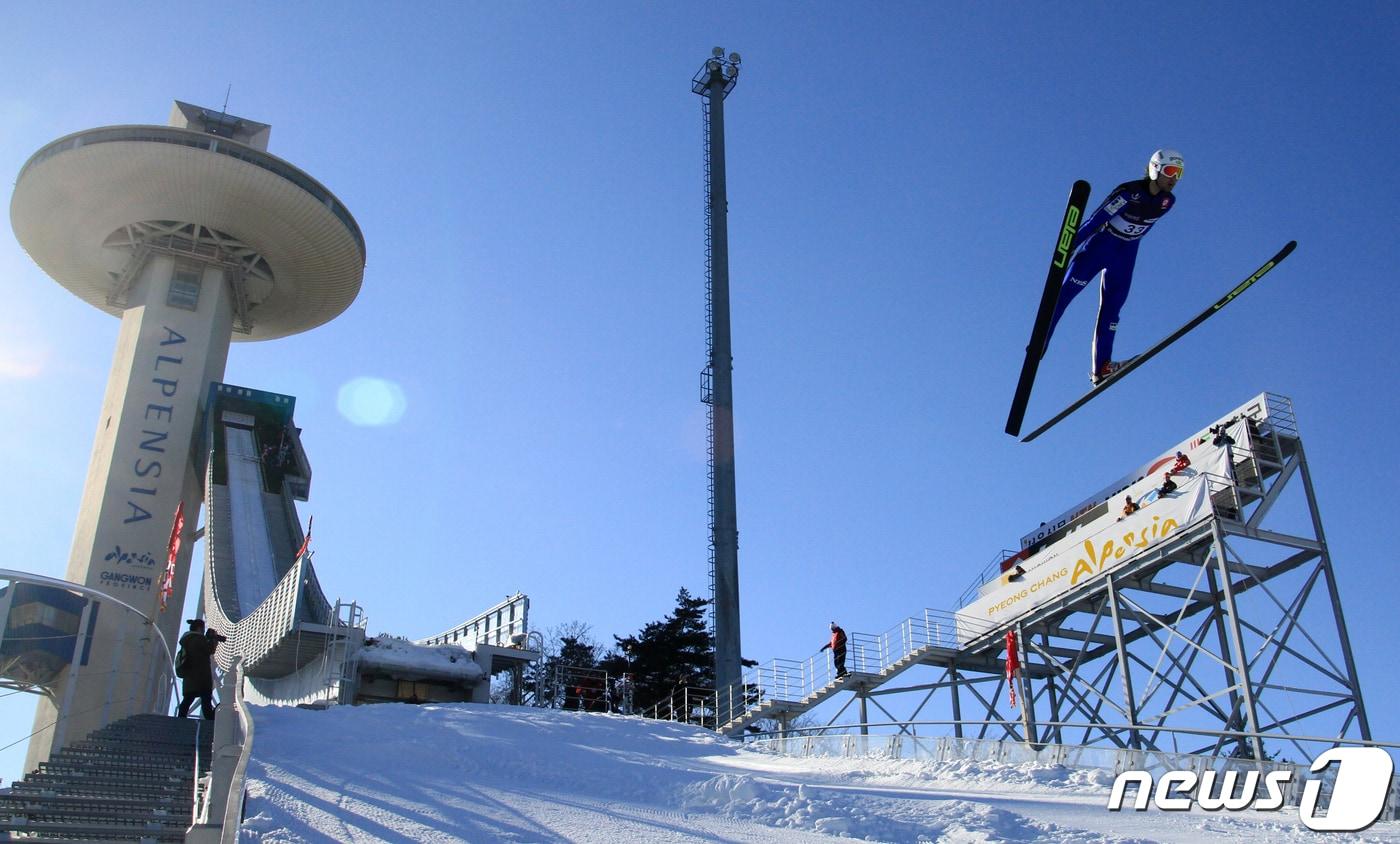 본문 이미지 - 알펜시아 스키점프대 전경. (강원도개발공사 제공) 2019.11.22/뉴스1 ⓒ News1 하중천 기자
