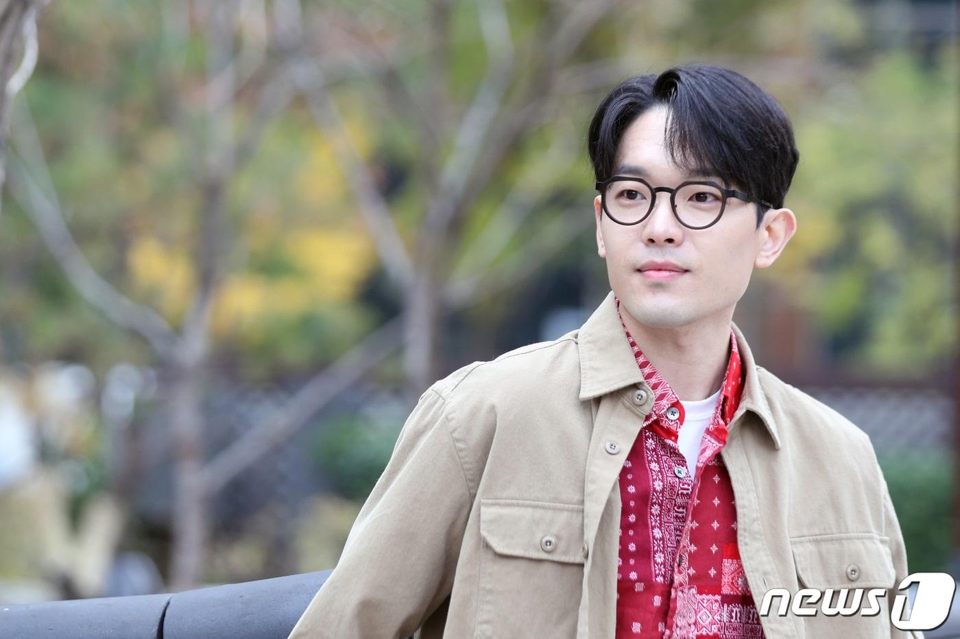 KBS2TV '동백꽃 필 무렵' 에 출연한 배우 이규성이 25일 서울 종로구 뉴스1 본사를 찾아 인터뷰에 앞서 포즈를 취하고 있다. 2019.11.25/뉴스1 ⓒ News1 황기선 기자