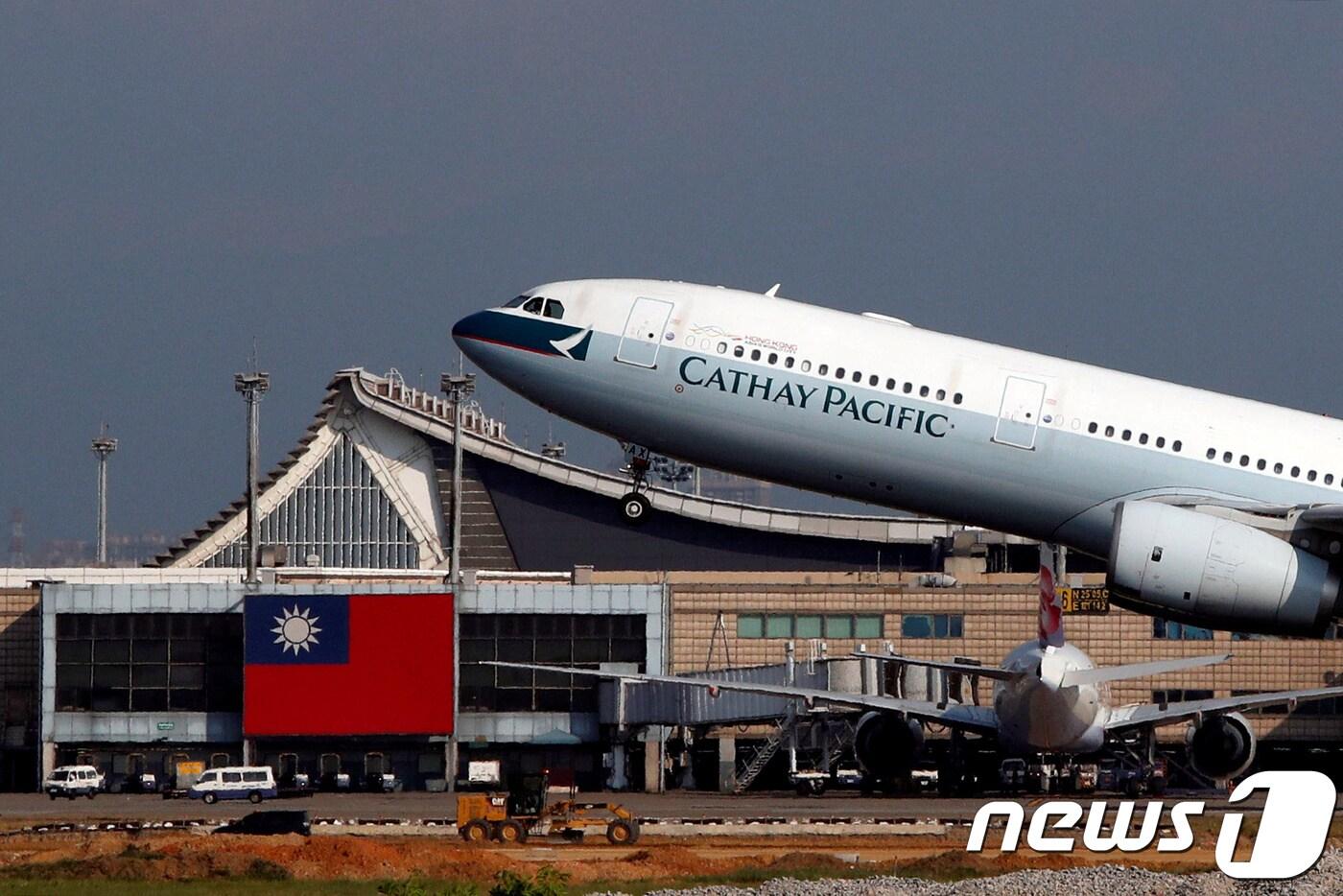 본문 이미지 - 대만 타오위안 국제공항.(자료사진) ⓒ 로이터=뉴스1