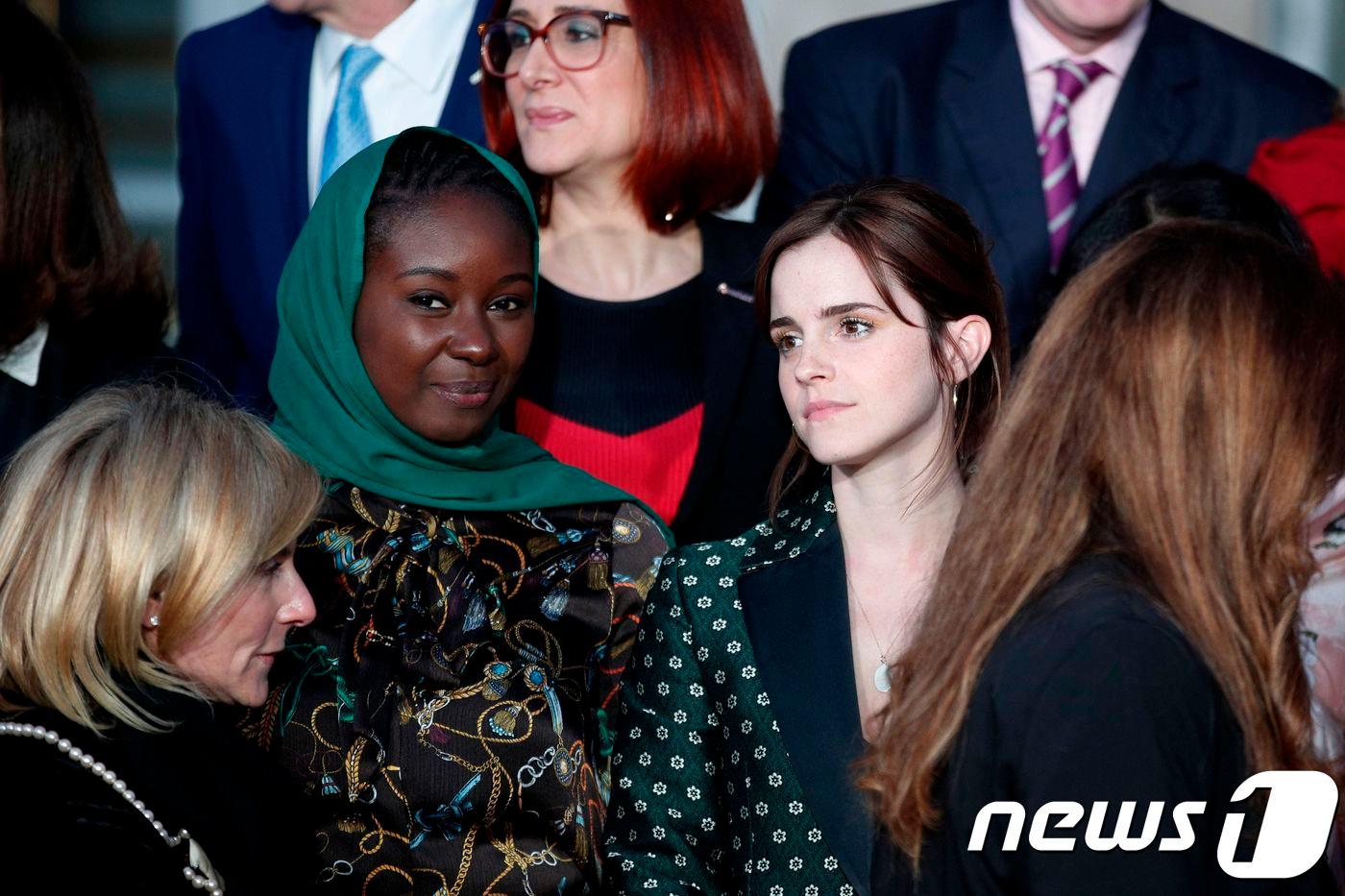 엠마 왓슨(중간 오른쪽). ⓒ AFP=뉴스1