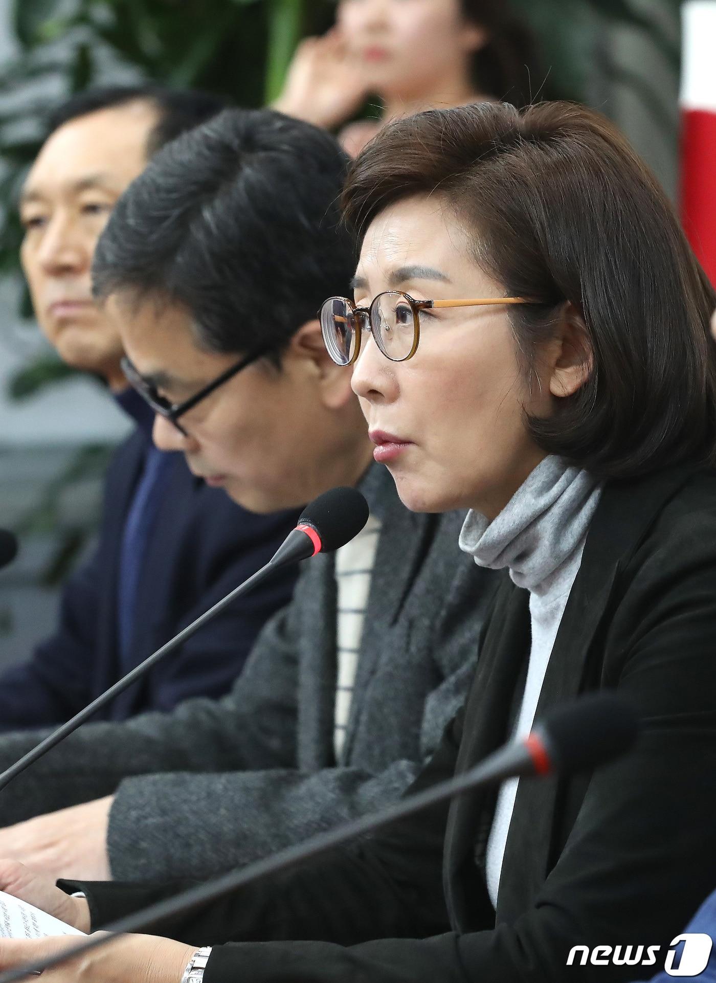 본문 이미지 - 나경원 자유한국당 원내대표가 1일 오후 서울 여의도 국회에서 열린 울산시장 부정선거 등 친문게이트 진상조사위원회 회의에서 모두발언을 하고 있다. 2019.12.1/뉴스1 ⓒ News1 임세영 기자