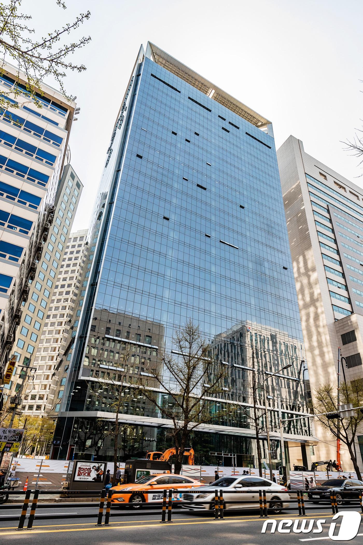 본문 이미지 - 내년 1월부터 서울시청 제3청사로 활용되는 중구 시티스퀘어 빌딩 전경.(서울시 제공) ⓒ 뉴스1