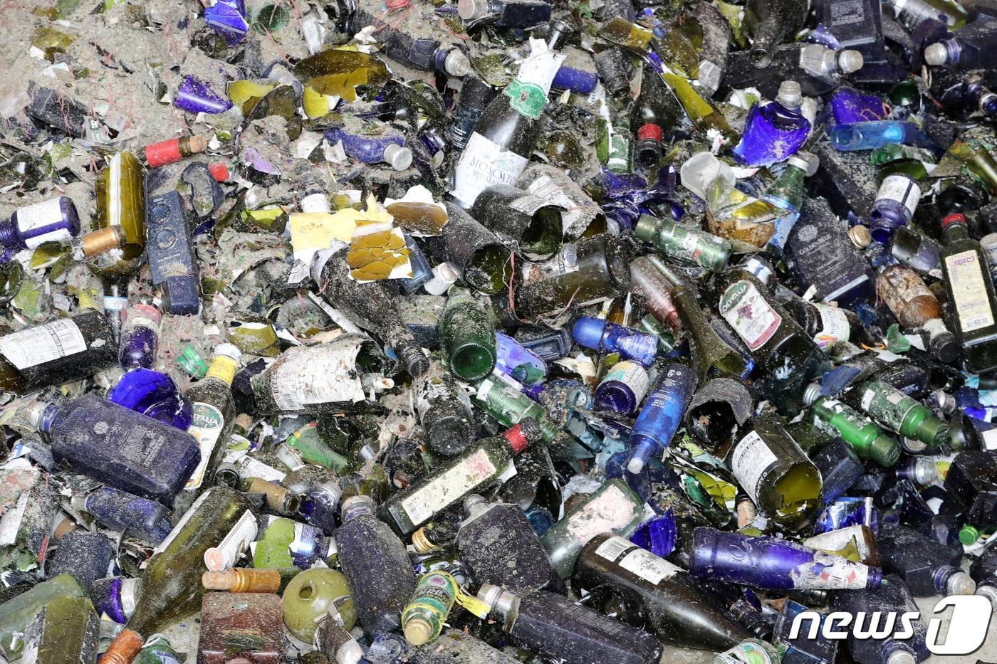 한국발포유리, 수거된 공병들. 2019.12.13/뉴스1 ⓒ News1 조태형 기자