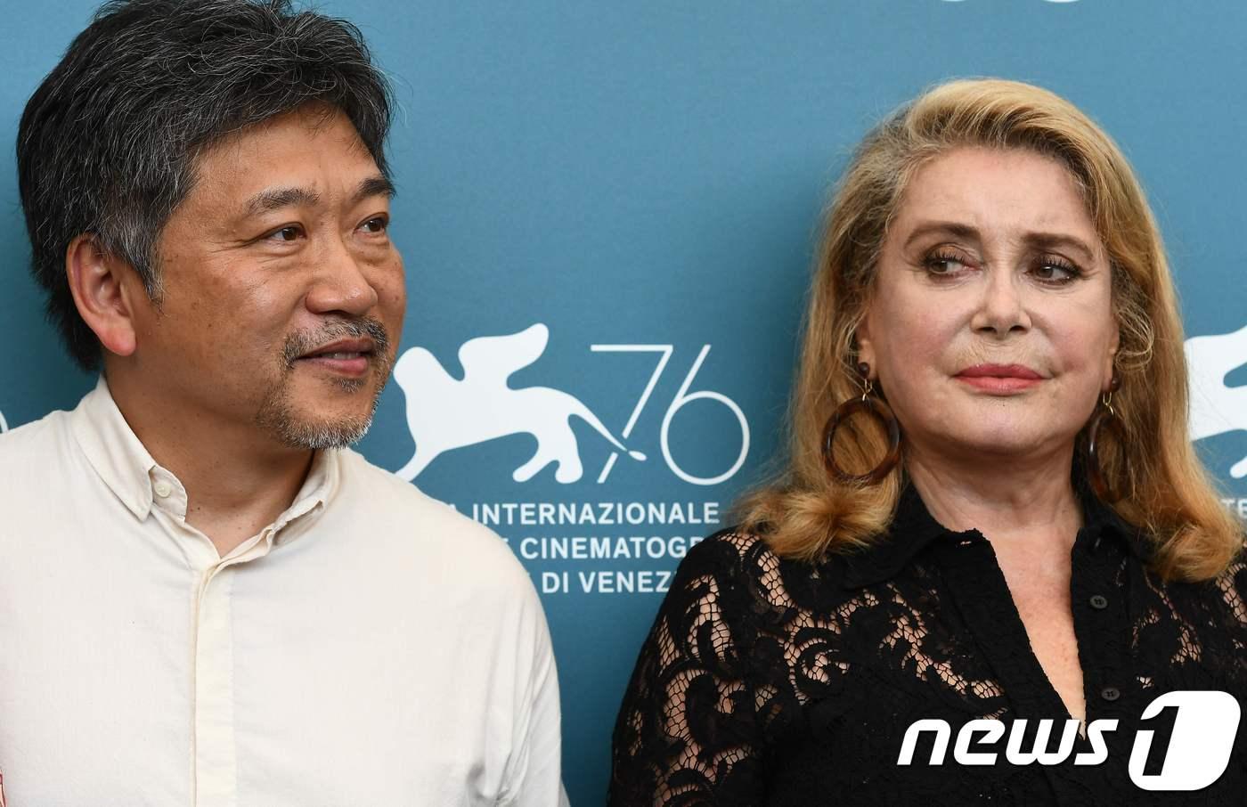 코레에다 히로카즈 감독과 카트린 드뇌브 ⓒ AFP=뉴스1