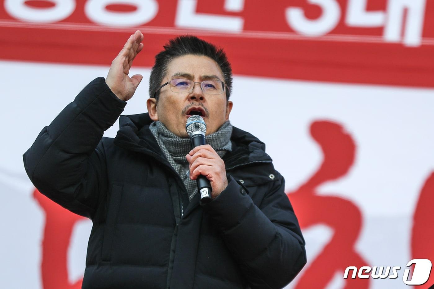 본문 이미지 - 황교안 자유한국당 대표가 14일 오후 서울 세종문화회관 앞에서 열린 '文 정권 국정농단 3대 게이트 규탄대회'에서 발언을 하고 있다. 2019.12.14/뉴스1 ⓒ News1 성동훈 기자