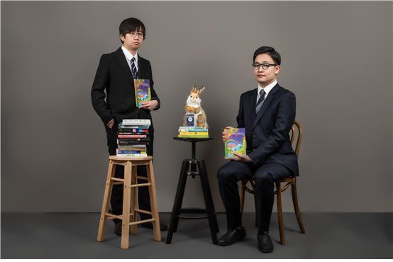 본문 이미지 - 한국과학소설작가연대 2기 임원진들. 왼쪽부터 전삼혜 부대표, 듀나 대표, 이산화 운영이사.(SFWUK 제공)ⓒ 뉴스1