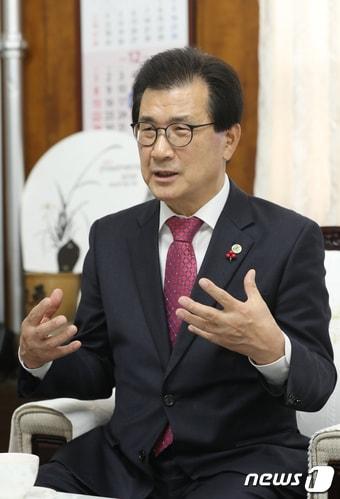 본문 이미지 - 이시종 충북지사.. 2019.12.29/뉴스1 ⓒ News1 김용빈 기자