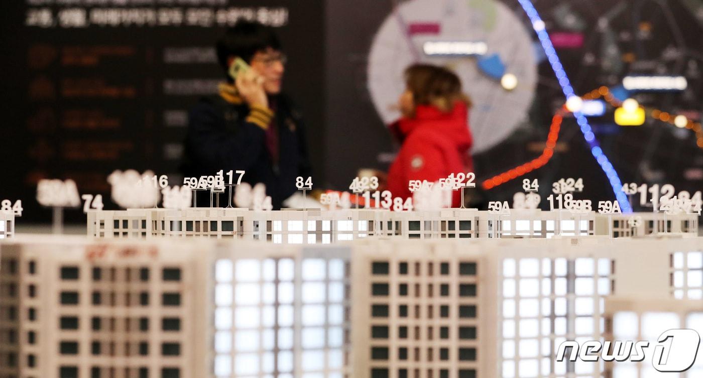 수도권의 한 신규 분양단지 견본주택 모습. 기사 내용과는 직접적인 관계 없음.(뉴스1 자료사진) ⓒ News1 조태형 기자