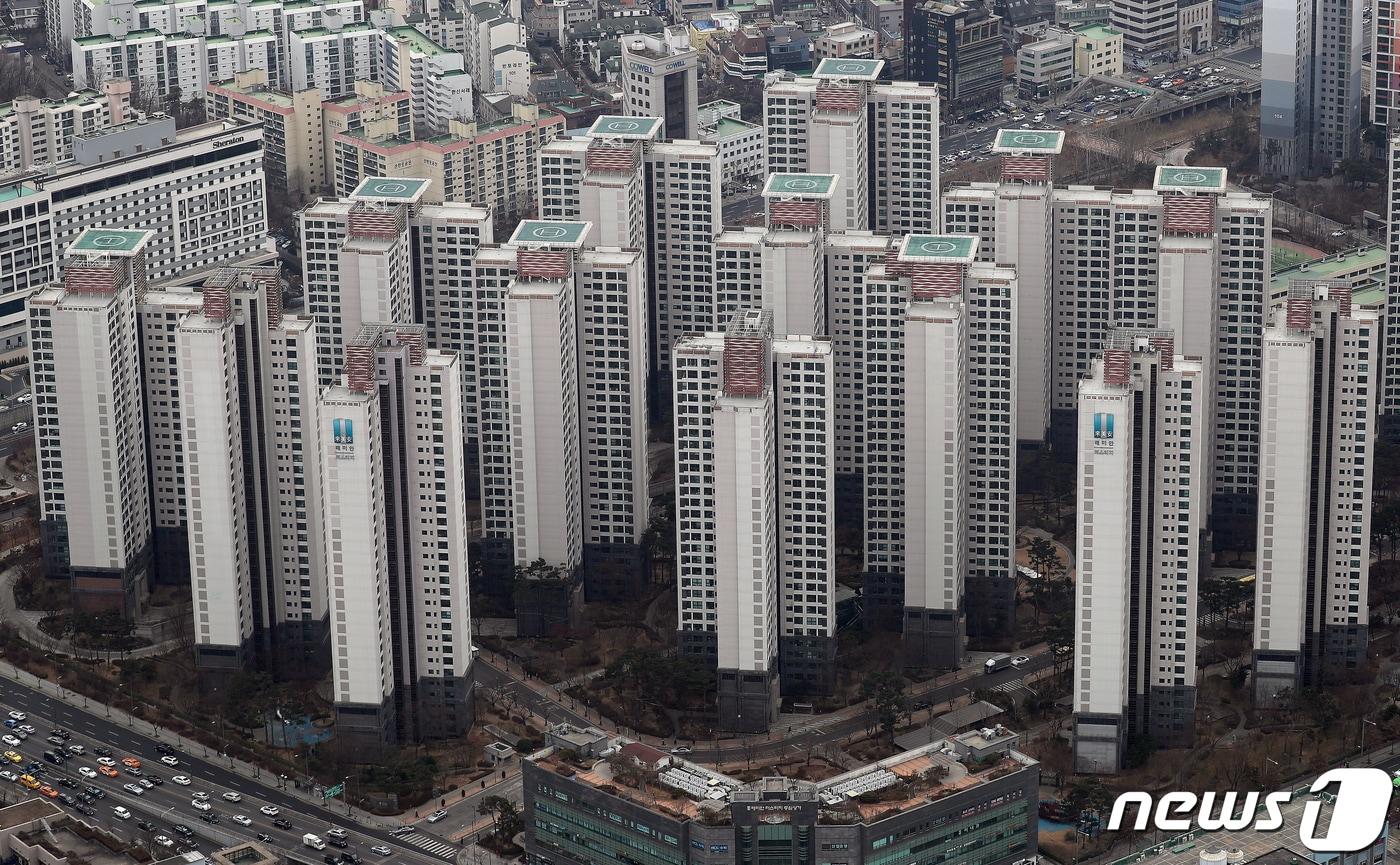 서울 서초구 래미안 퍼스티지. (자료사진) 2019.2.1/뉴스1 ⓒ News1 구윤성 기자