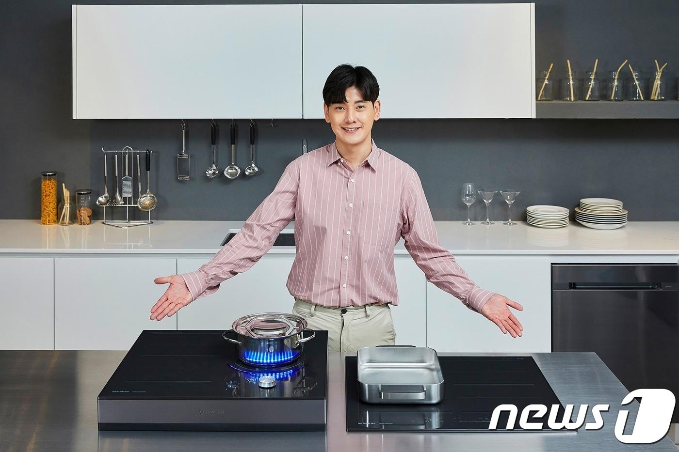 본문 이미지 - 삼성전자가 강력한 화력과 15단계의 미세한 온도 조절 기능으로 요리의 맛을 극대화하고, 안전성과 사용 편의성까지 대폭 강화한 2019년형 전기레인지 인덕션을 출시한다고 13일 밝혔다.(삼성전자 제공) 2019.2.13/뉴스1 ⓒ 뉴스1
