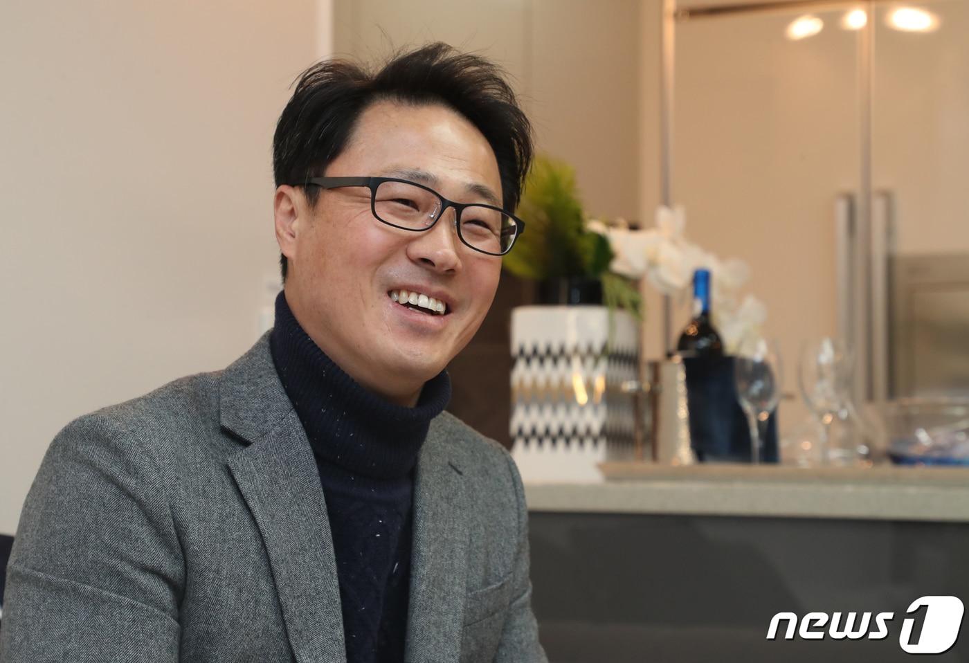 본문 이미지 - 김철민 대연마루 양우내안애 퍼스트 지역주택조합 조합장이 17일 <뉴스1>과 인터뷰를 하고 있다. 2019.2.17/뉴스1 ⓒ News1 여주연 기자