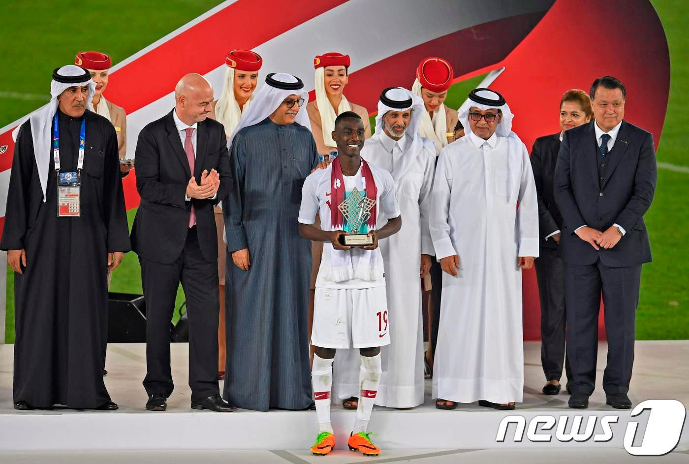  총 9골로 역대 최다골 득점왕에 오른 알모에즈 알리가 대회 MP로 선정됐다. ⓒ AFP=뉴스1