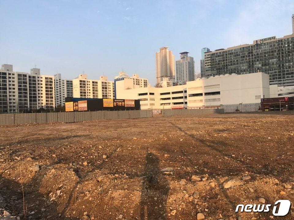 본문 이미지 - 부산 해운대구 마린시티에 남아 있는 마지막 금싸라기 땅인 미개발 부지.ⓒ 뉴스1 박세진 기자