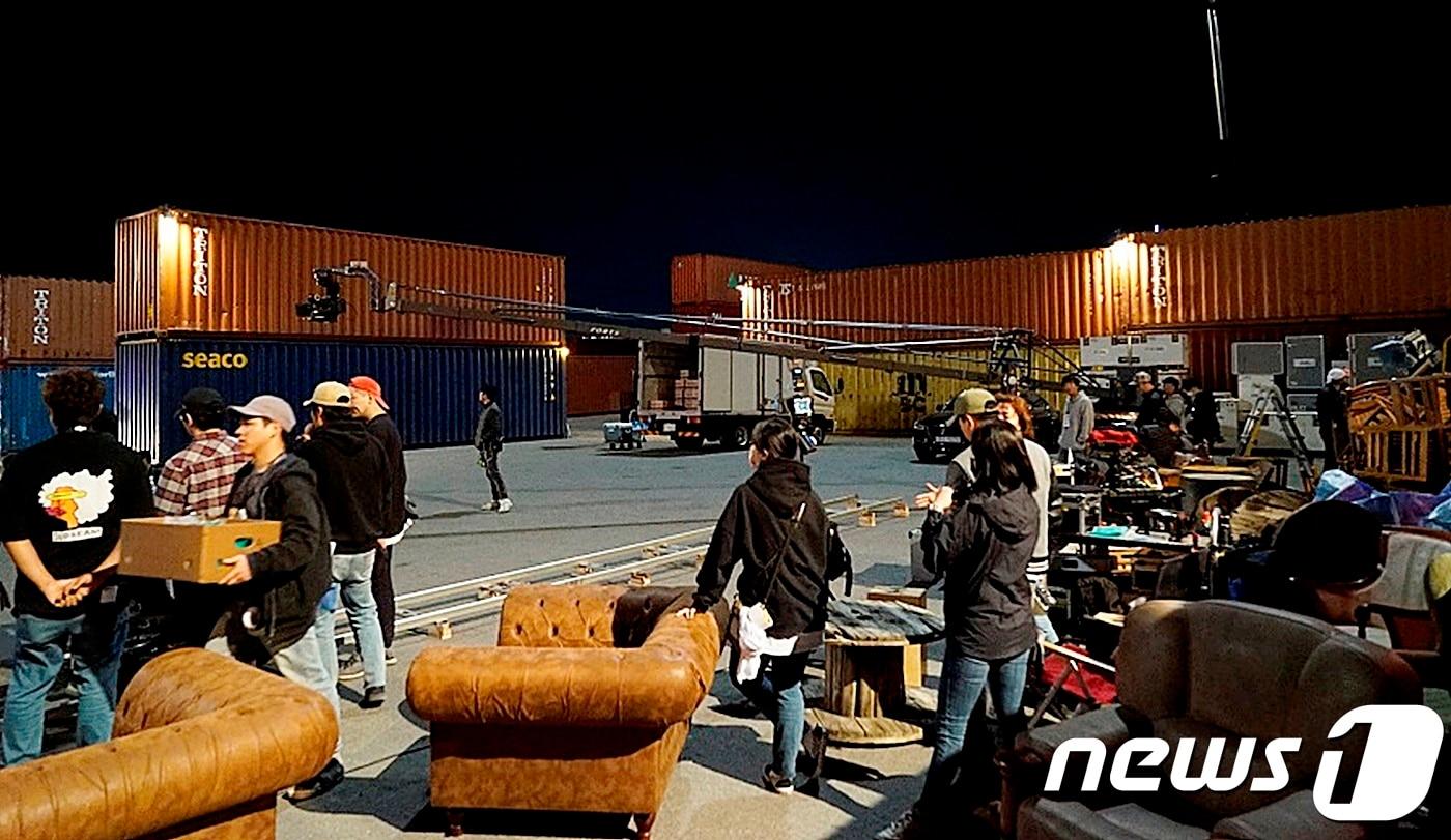 본문 이미지 - 약 1500만 명의 관객을 동원한 영화 '극한직업'의 엔딩장면 촬영지가 광양항 물류창고로 확인됐다.(광양시 제공)2019.2.21/ⓒ 뉴스1서순규 기자