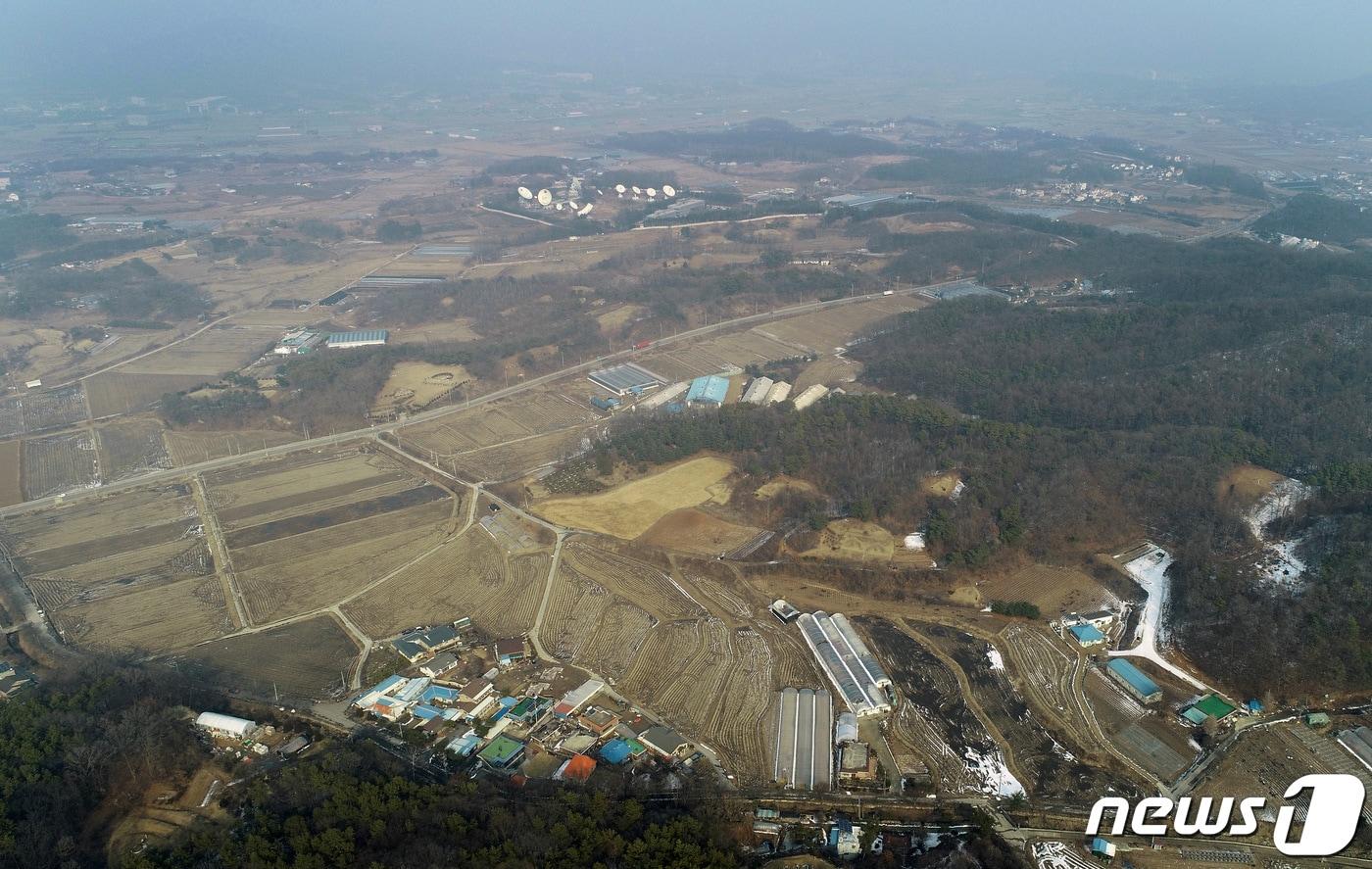 본문 이미지 - SK하이닉스가 10년간 120조원을 투자하는 반도체 클러스터  대상지로 경기도 용인시 처인구 원삼면 일원이 확정됐다. ./뉴스1 ⓒ News1 조태형 기자