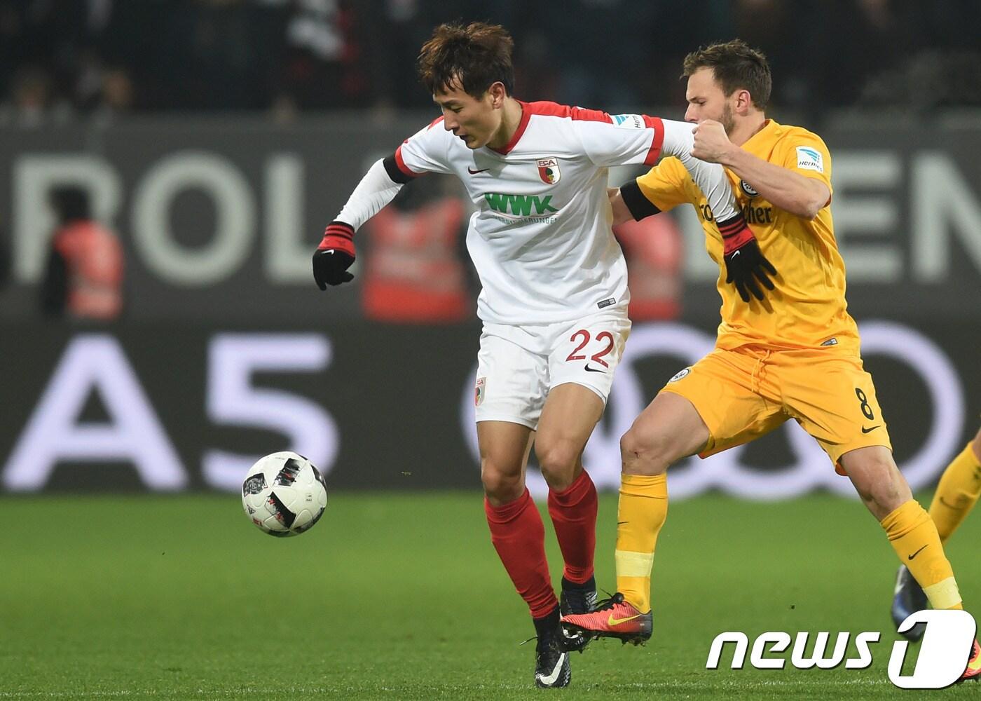 본문 이미지 - 아우크스부르크의 지동원./뉴스1 DB ⓒ AFP=뉴스1