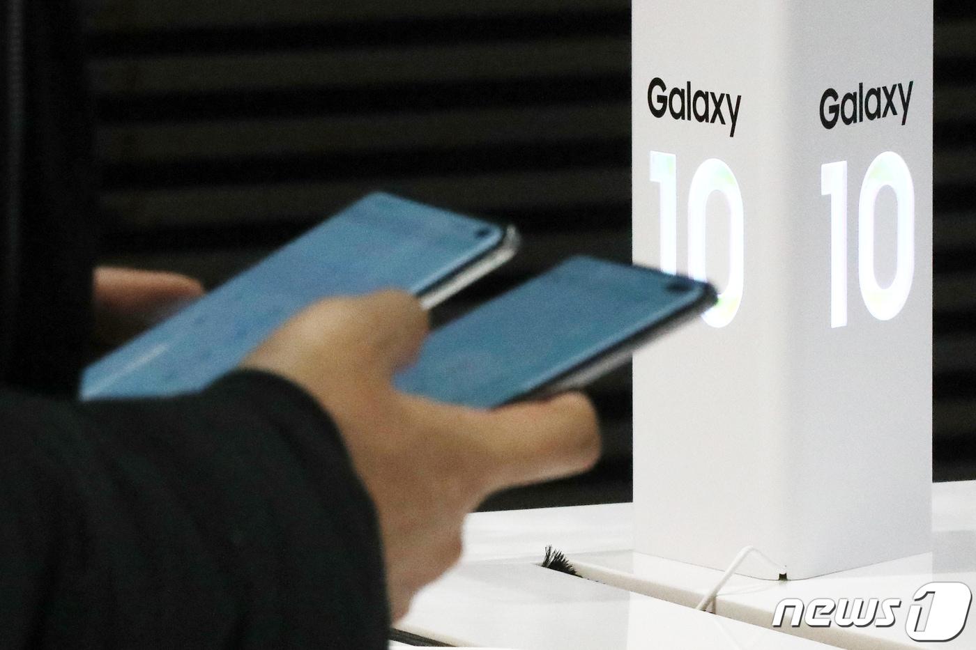 삼성전자의 플래그십 스마트폰 '갤럭시S10' 시리즈/뉴스1 ⓒ News1 