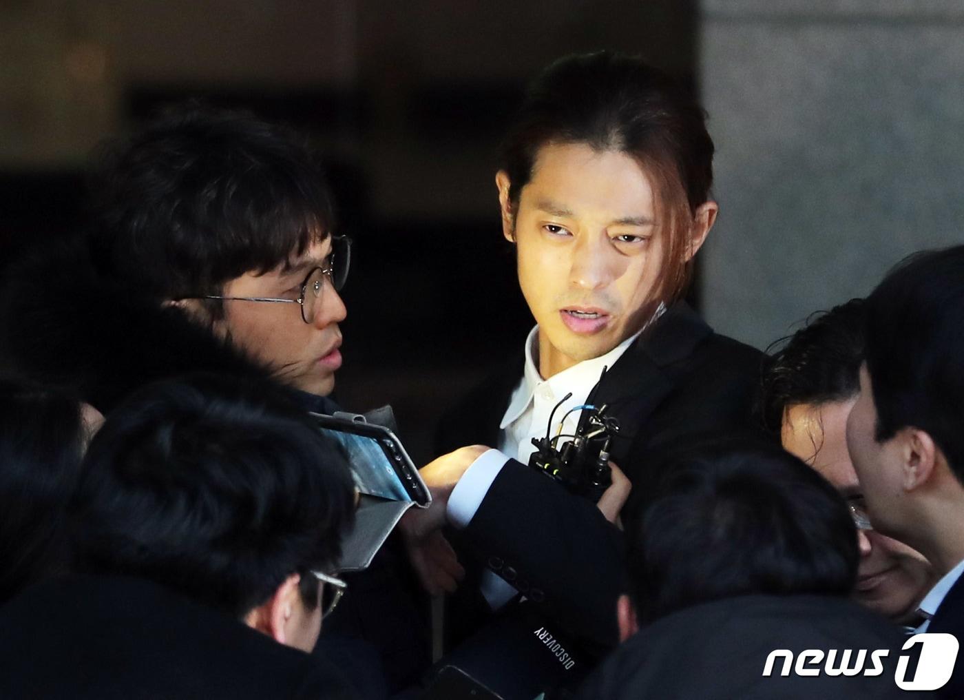 본문 이미지 - 이성과의 성관계 장면을 불법 촬영해 유포한 혐의를 받고 있는 가수 정준영. /뉴스1 DB ⓒ News1 이재명 기자