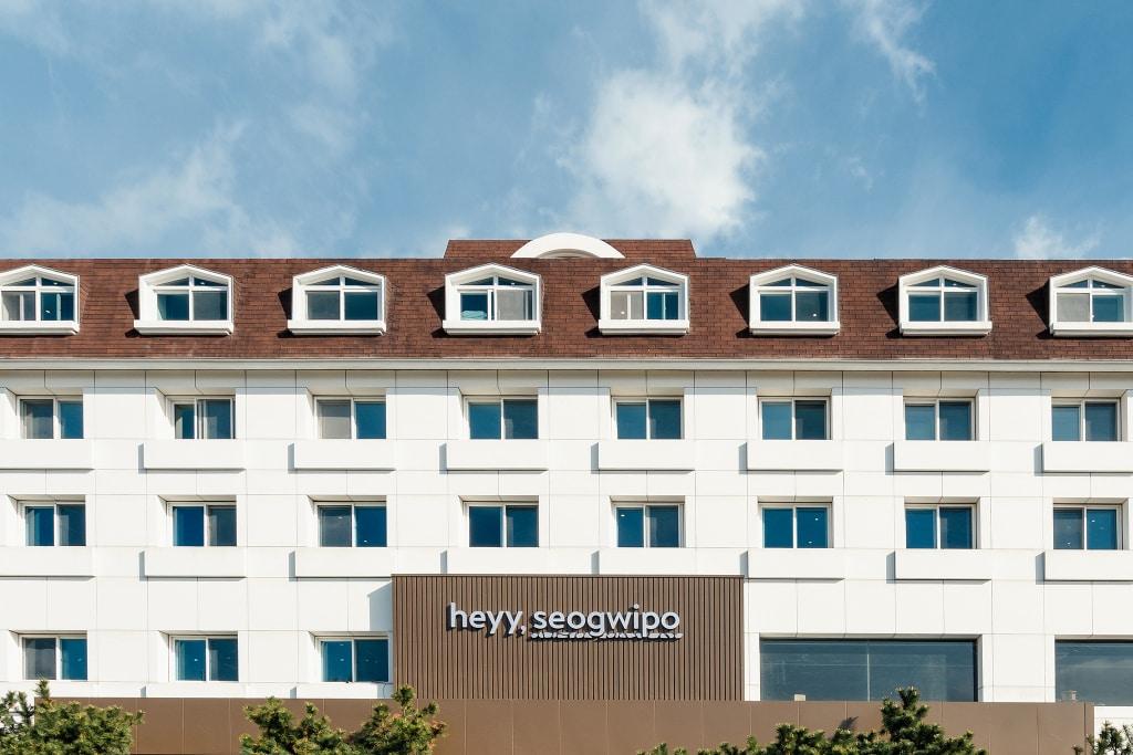 본문 이미지 - 제주도 서귀포에 위치한 야놀자의 호텔 '헤이 서귀포' 외관. ⓒ News1